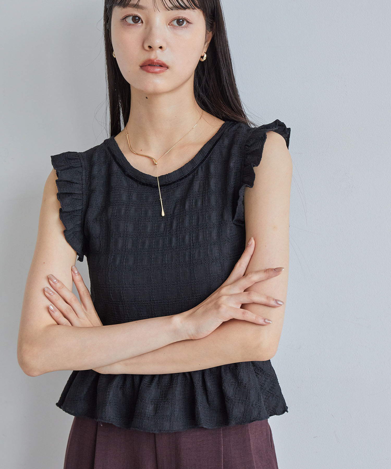 VIS「【洗える】シャーリングフリルトップス」|Tシャツ・カットソー|ブラック(01)