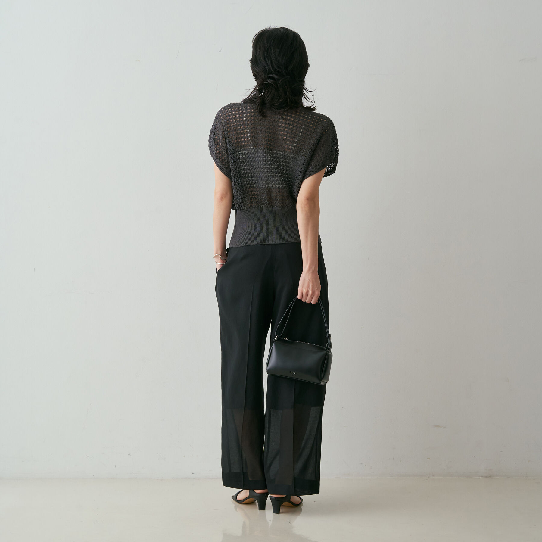 qualite「【一枚でサマになる】ZIP UP透かしニット」|ニット・セーター|