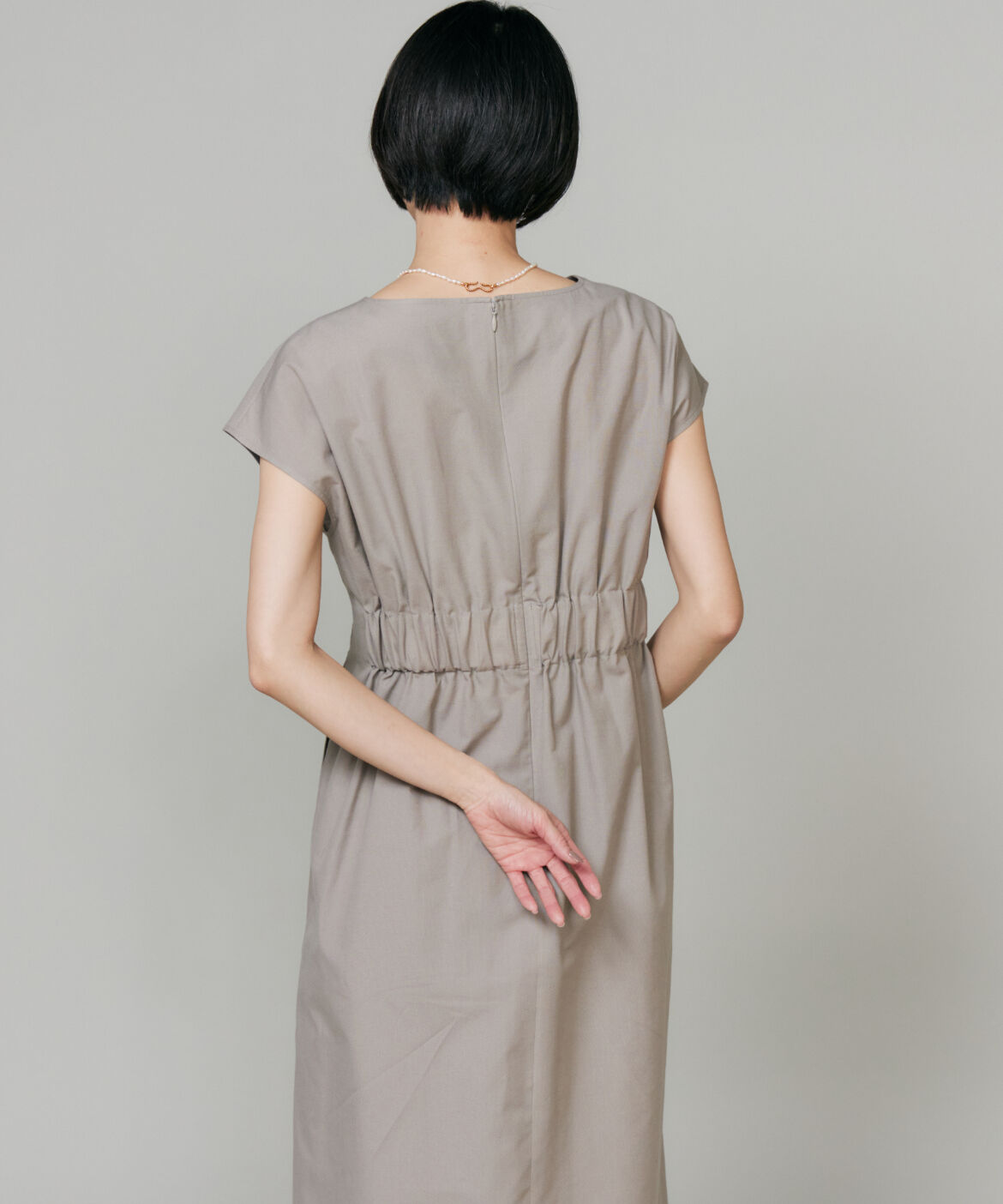 INED「ﾀｯｸﾃﾞｨﾃｨｰﾙﾜﾝﾋﾟｰｽ|上品なｼｱｰ感と立体ﾀｯｸで涼しく」|ワンピース|