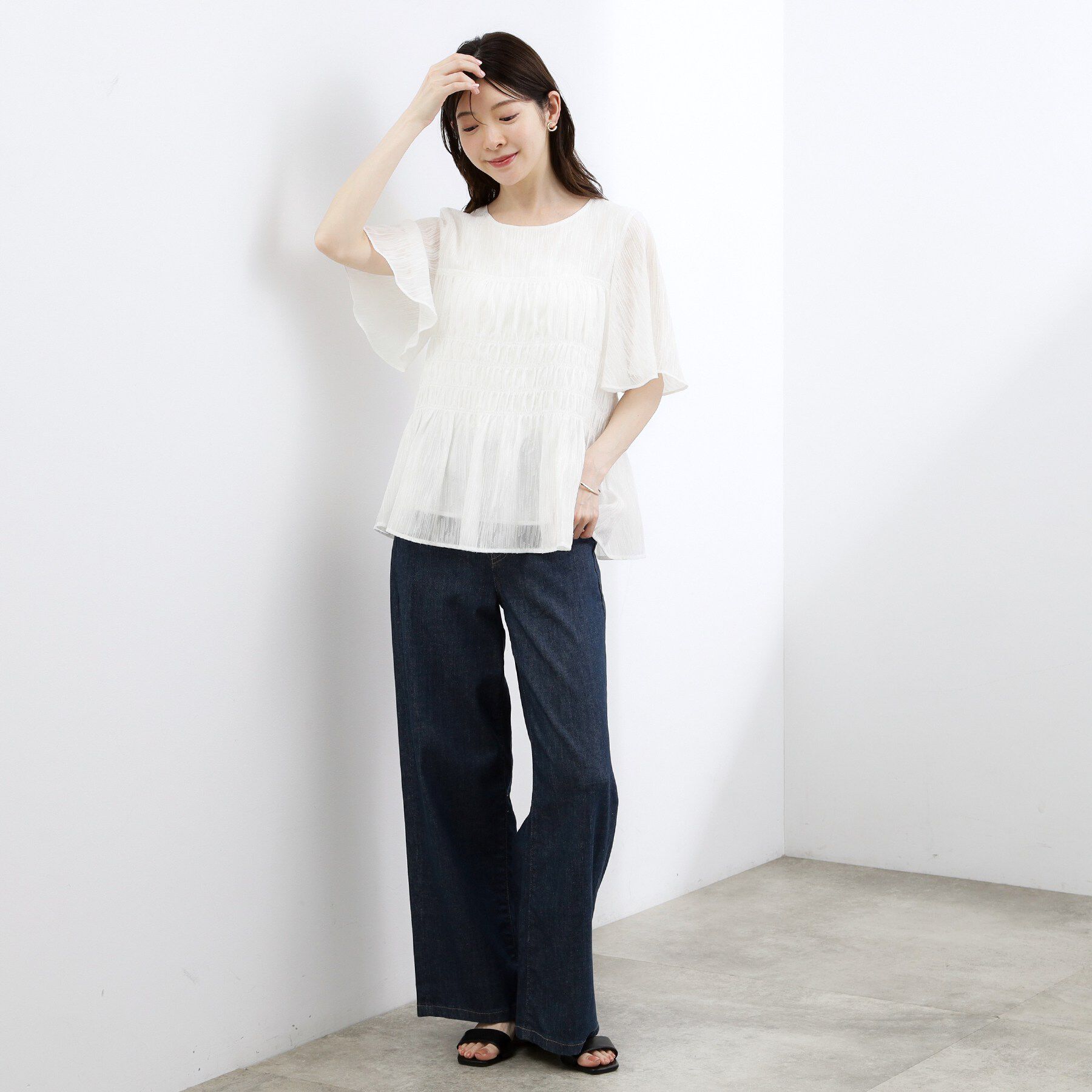 grove「【二の腕・体型カバー】軽やかシャーリングブラウス」|シャツ・ブラウス|