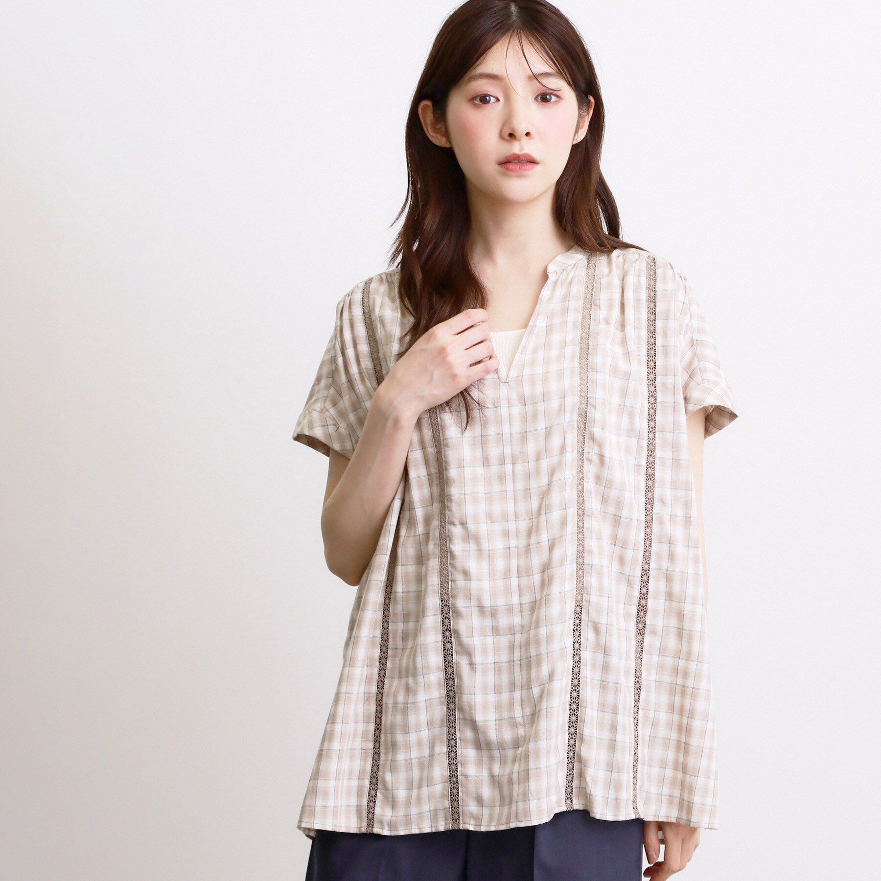 grove「【体系カバー◎】レースデザインスキッパーブラウス」|シャツ・ブラウス|ライトベージュ(25