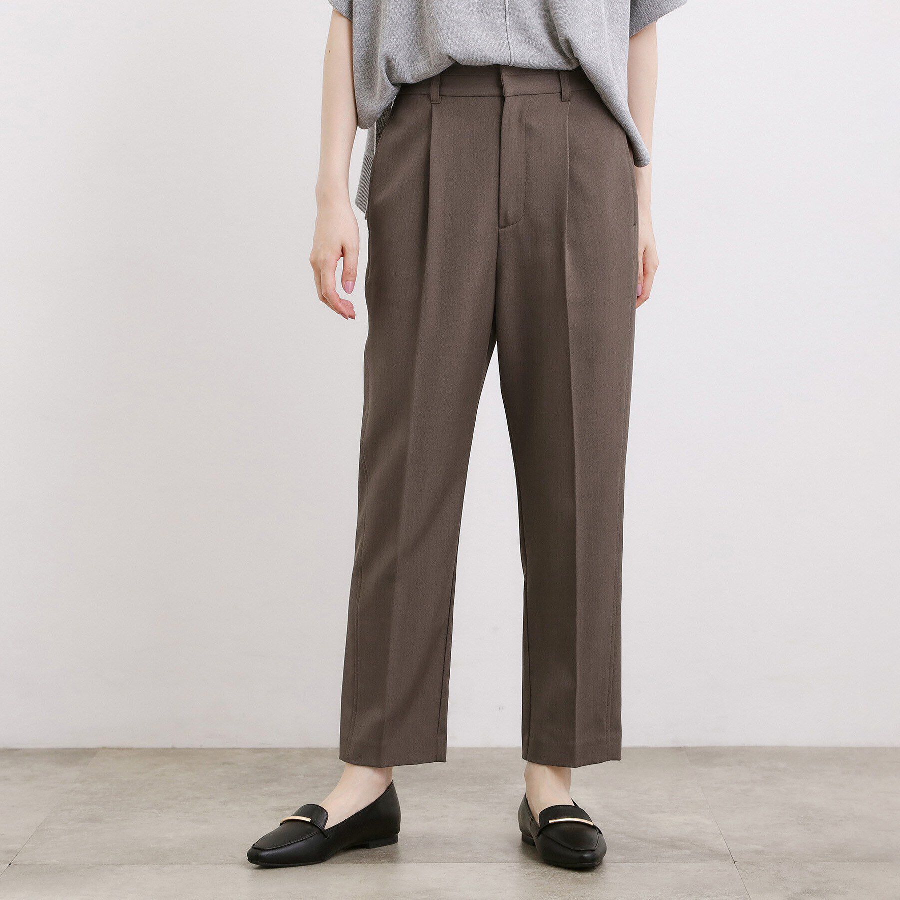 grove「【接触冷感・UVカットetc】センタープレス取れにくいテーパードパンツ」|その他|ブラウン(044)