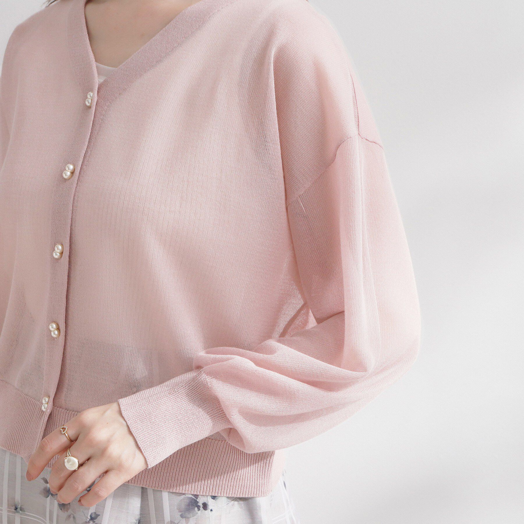 Couture broach「【洗える・パール調釦】愛されシアーカーディガン」|カーディガン|