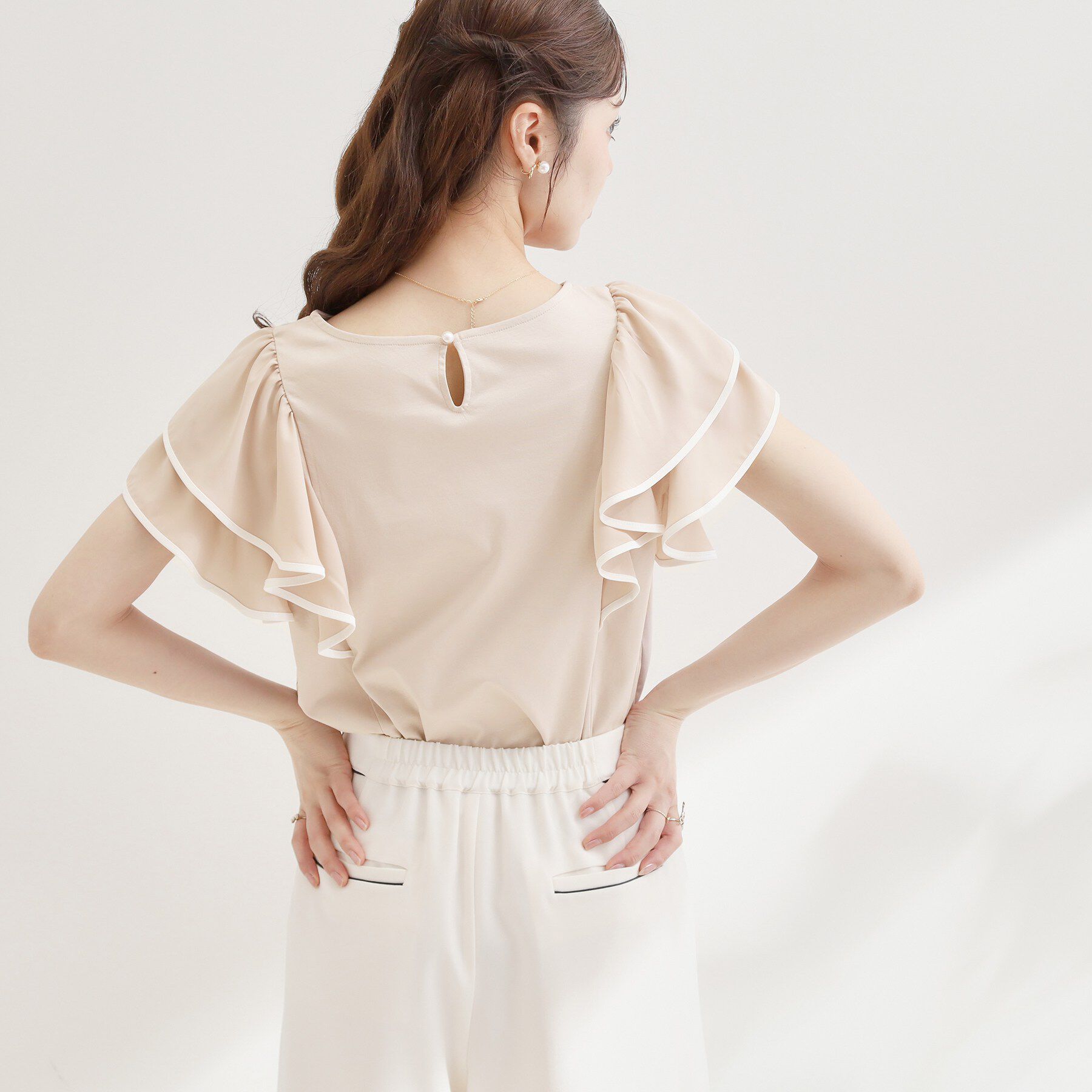 Couture broach「【接触冷感・UVカット・洗える】ラッフル フレアスリーブ トップス」|Tシャツ・カットソー|