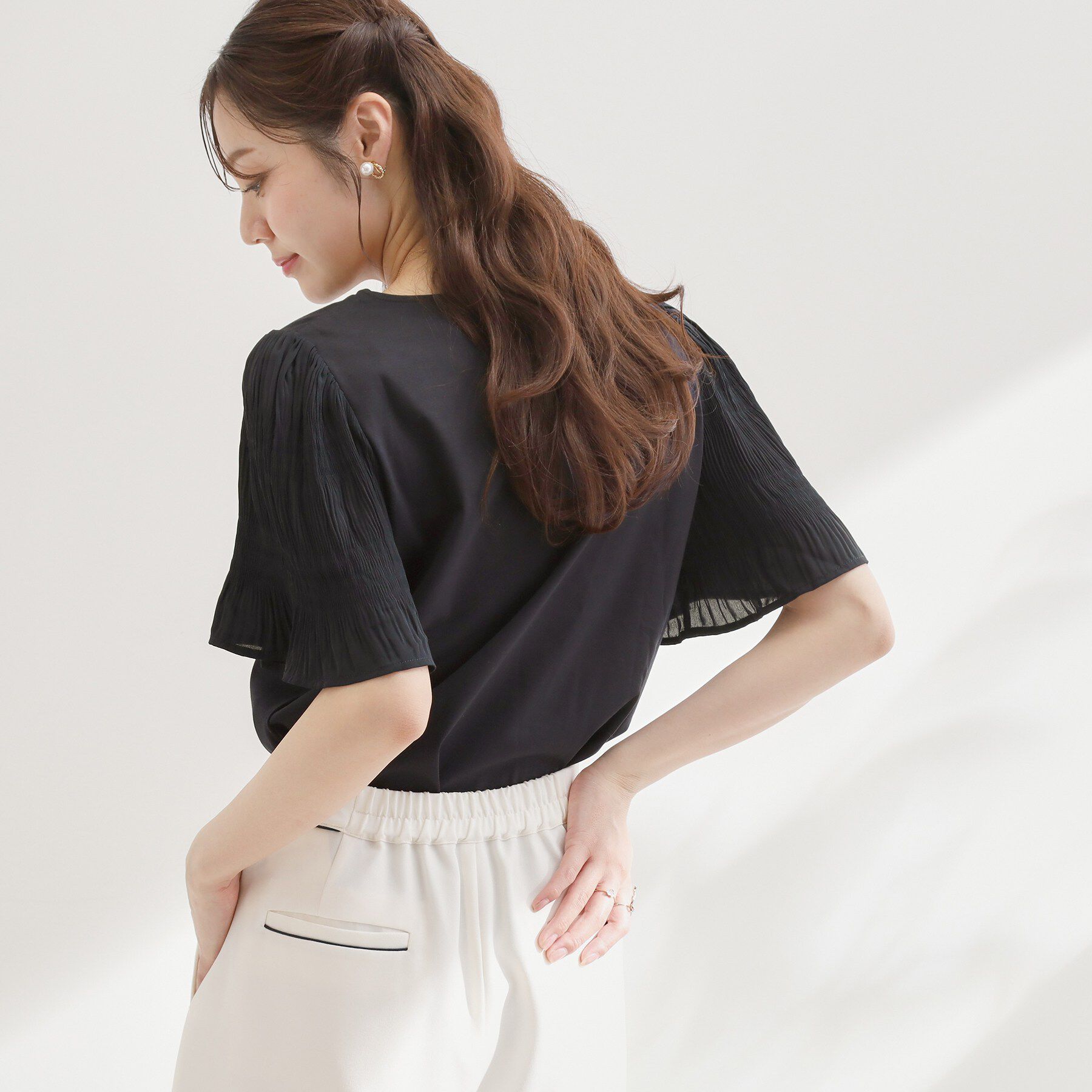 Couture broach「【接触冷感・UVカット・洗える】マジョリカプリーツ スリーブ トップス」|Tシャツ・カットソー|