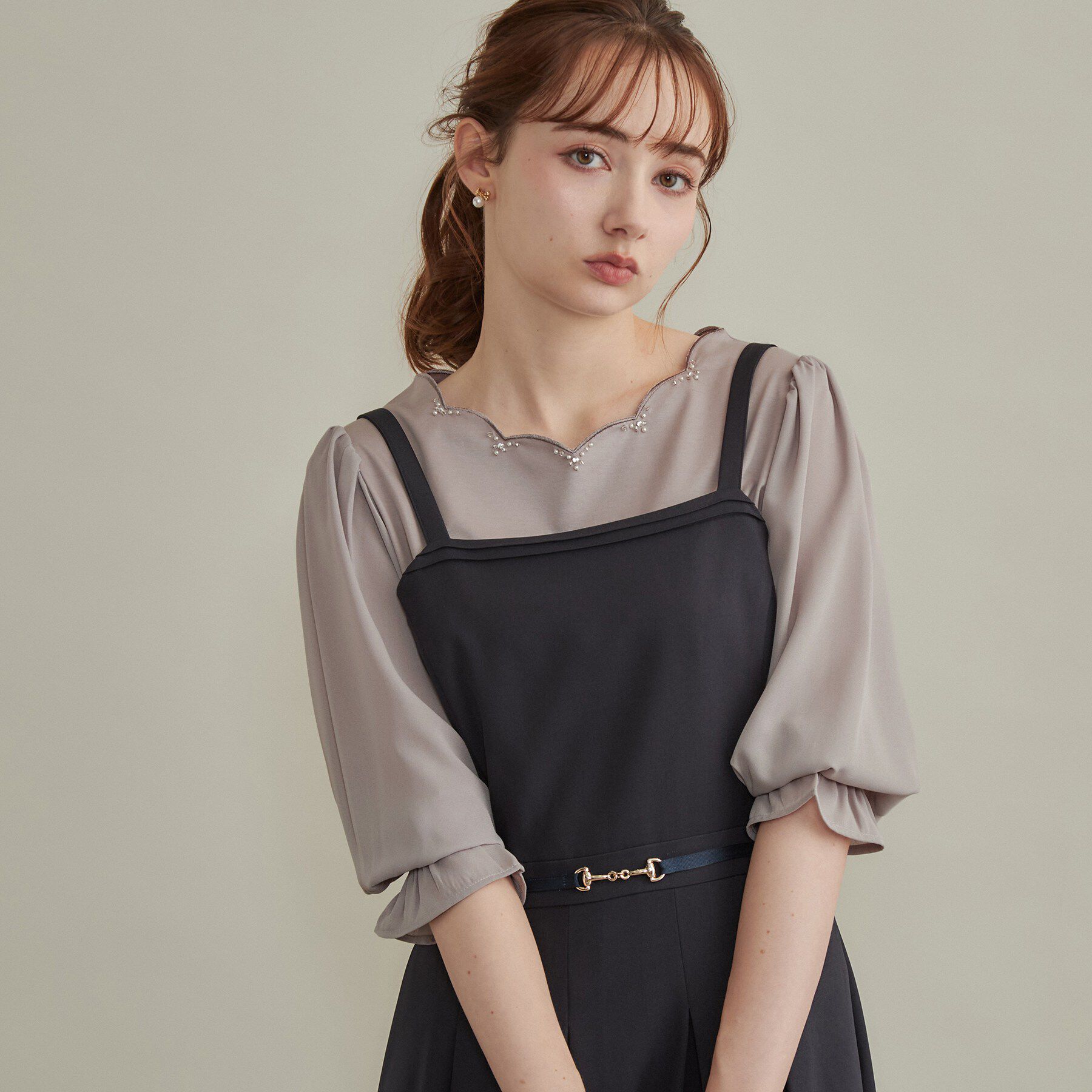 Couture broach「【顔まわり華やぐ・接触冷感・UVカット】スカラ刺繍トップス」|Tシャツ・カットソー|
