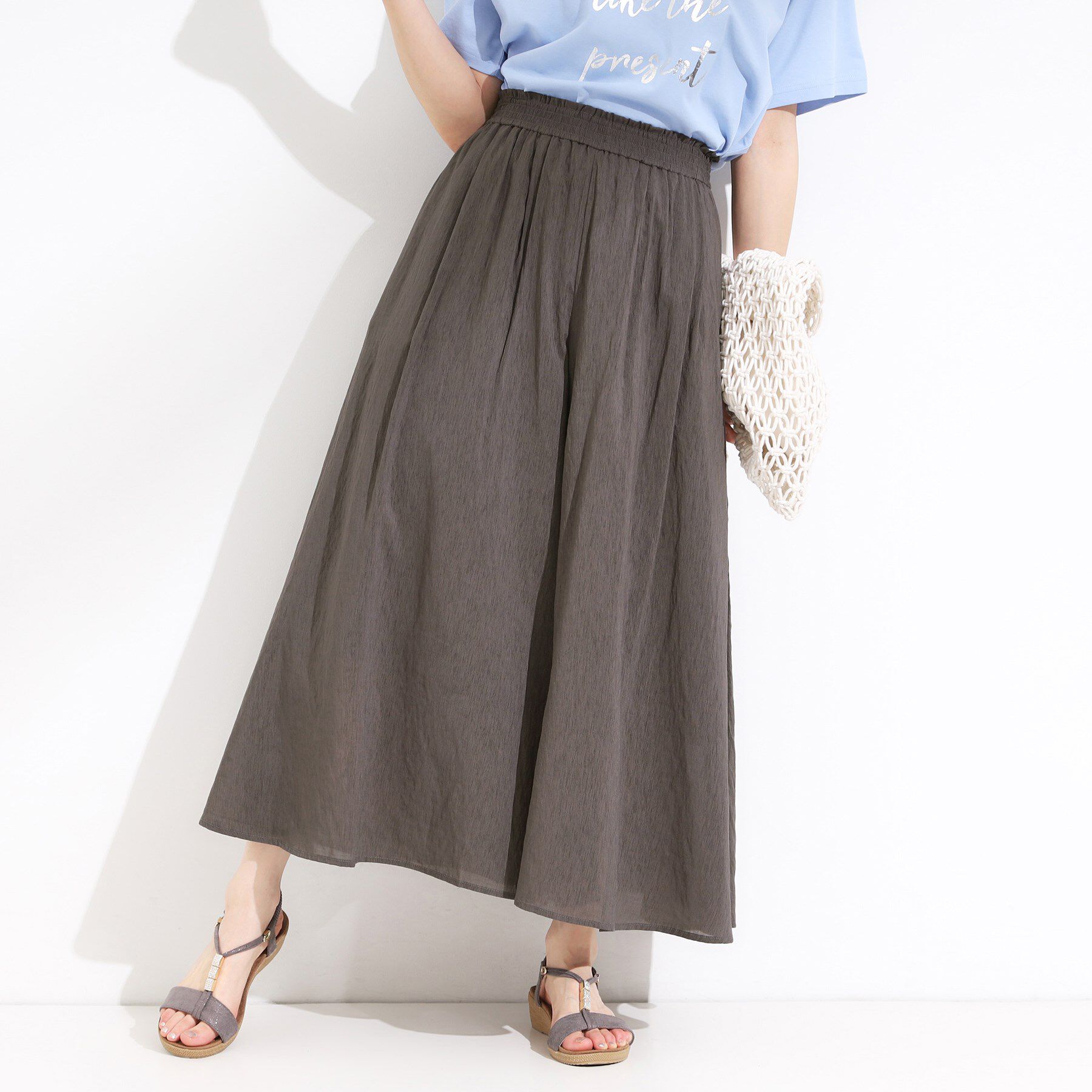 SHOO･LA･RUE「【S-LL/裏地ひんやり】エアリーで涼やか 大人のシアースカーチョ」|その他|チャコールグレー(0