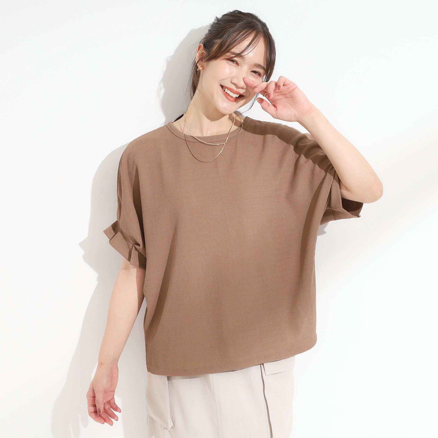 SHOO･LA･RUE「【洗える】お袖のタックがアクセント インせず着られる さらさらドルマントップス」|Tシャツ・カットソー|