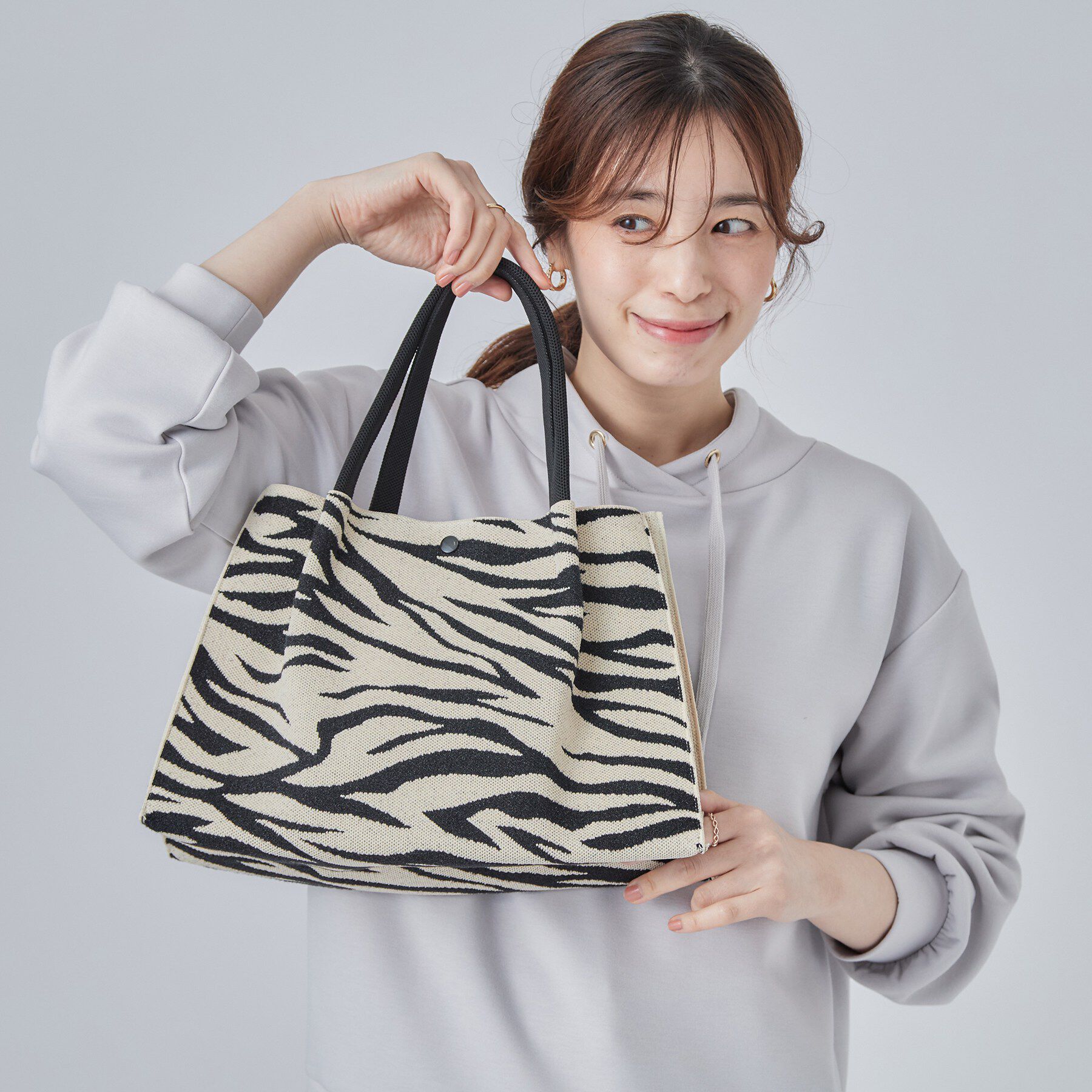 SHOO･LA･RUE「2WAYボックスニットトートバッグ」|トートバッグ|ブラック(119)