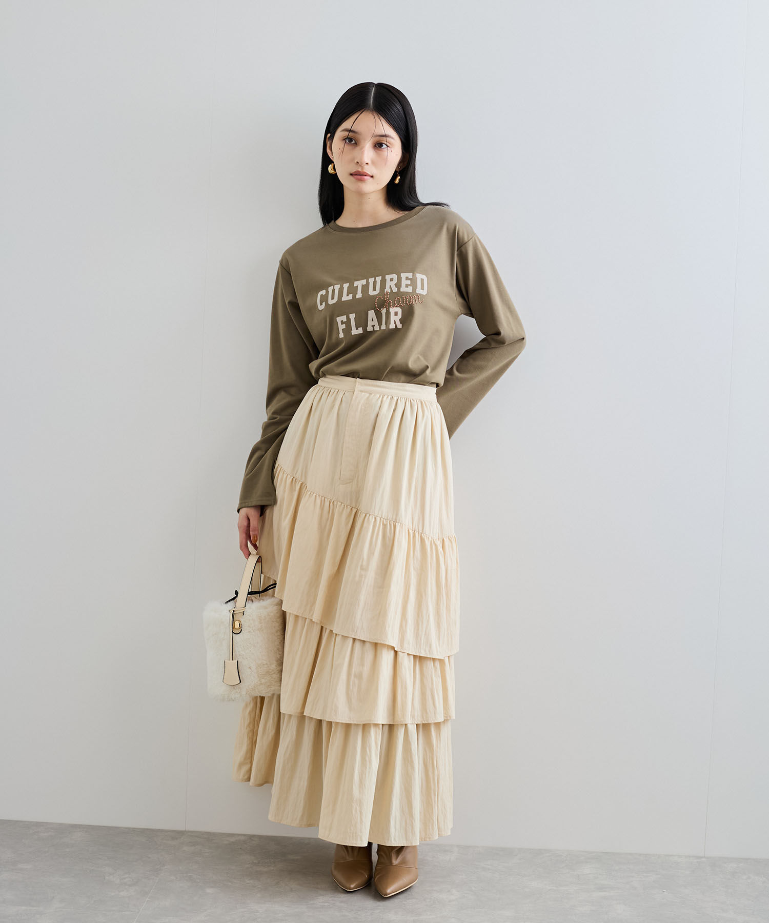 VIS「スタッズ&times;ロゴデザインロングTシャツ」|Tシャツ・カットソー|