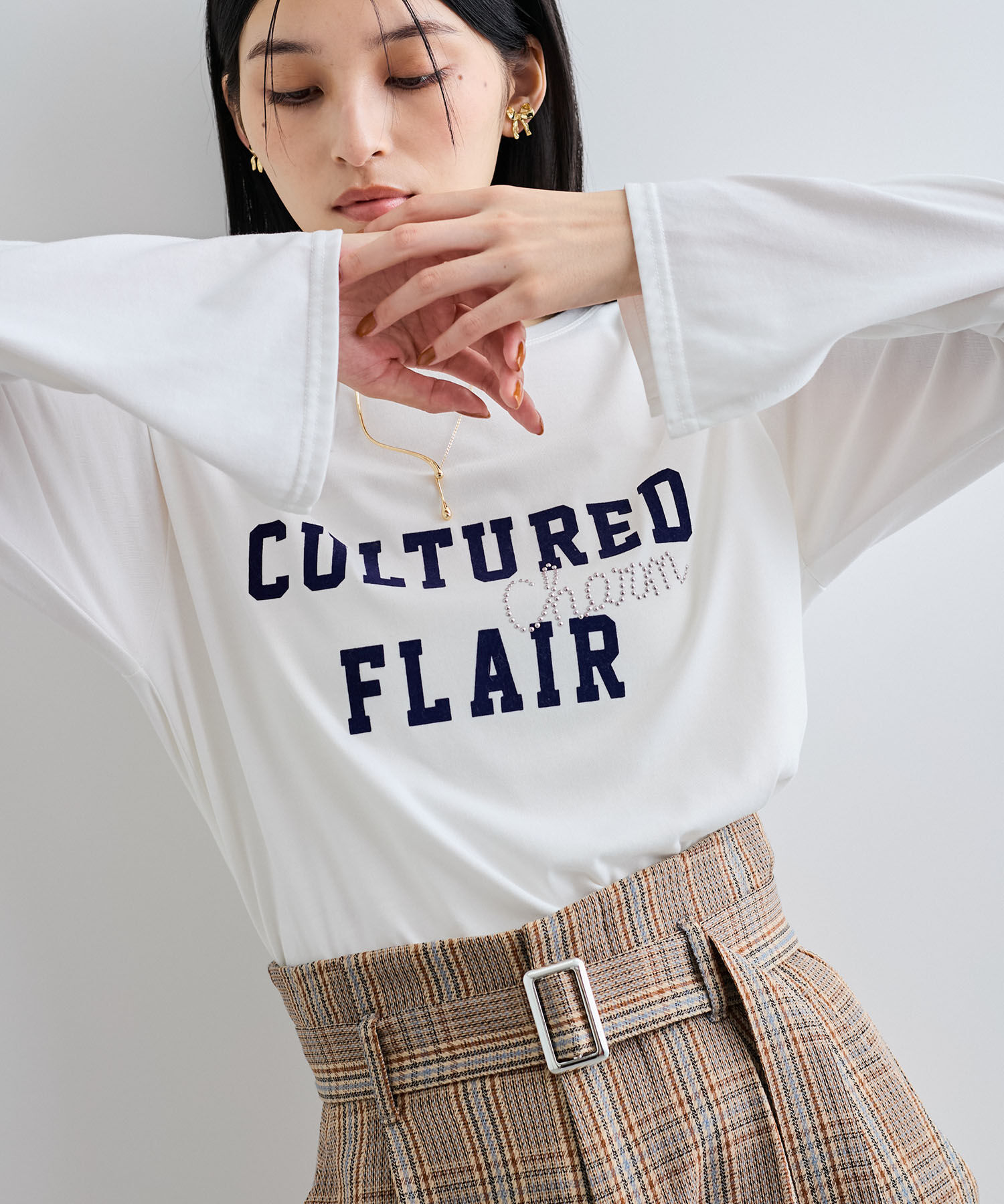 VIS「スタッズ&times;ロゴデザインロングTシャツ」|Tシャツ・カットソー|