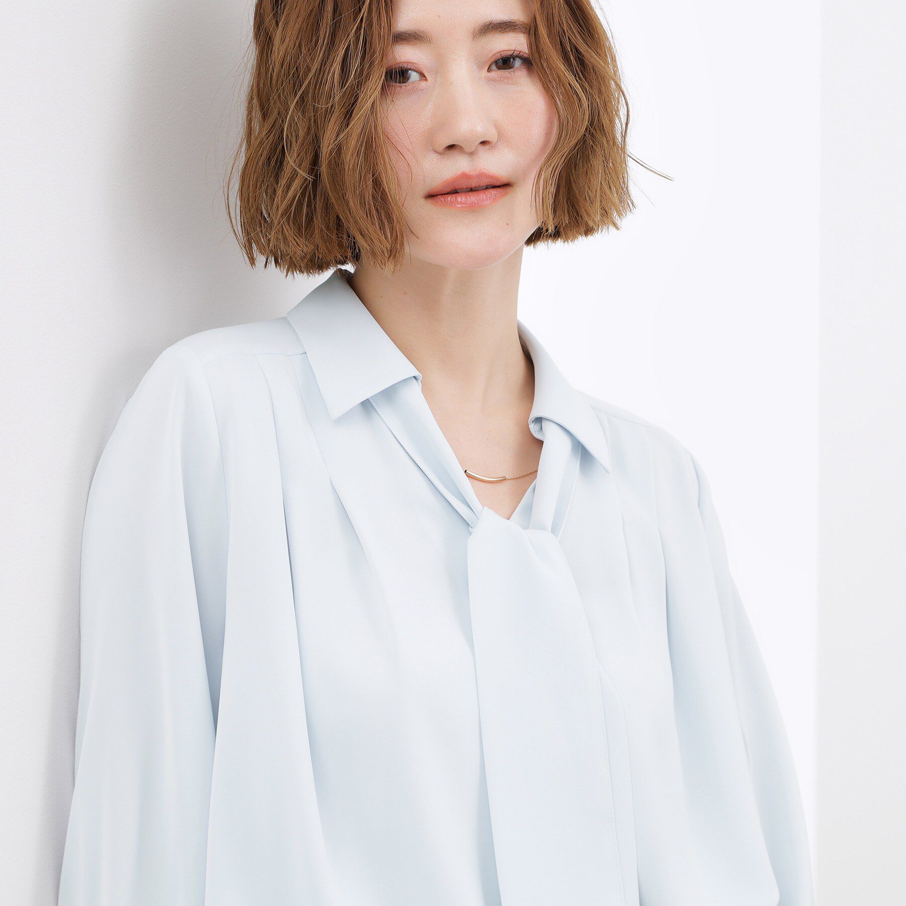 grove「高評価！【貴島明日香さん着用・洗える】チャーム付きマルチWAYボウタイブラウス」|シャツ・ブラウス|