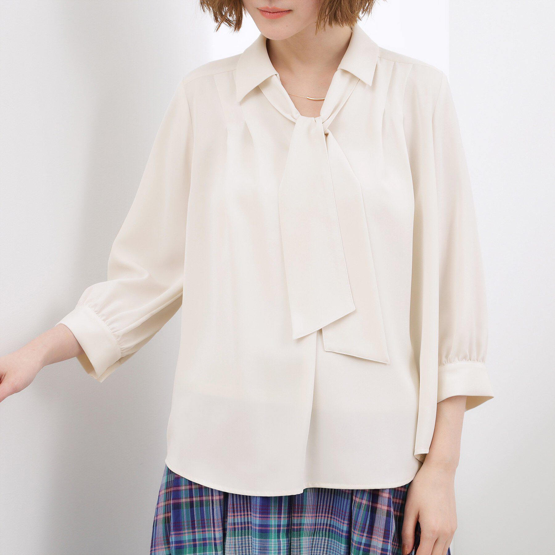 grove「高評価！【貴島明日香さん着用・洗える】チャーム付きマルチWAYボウタイブラウス」|シャツ・ブラウス|