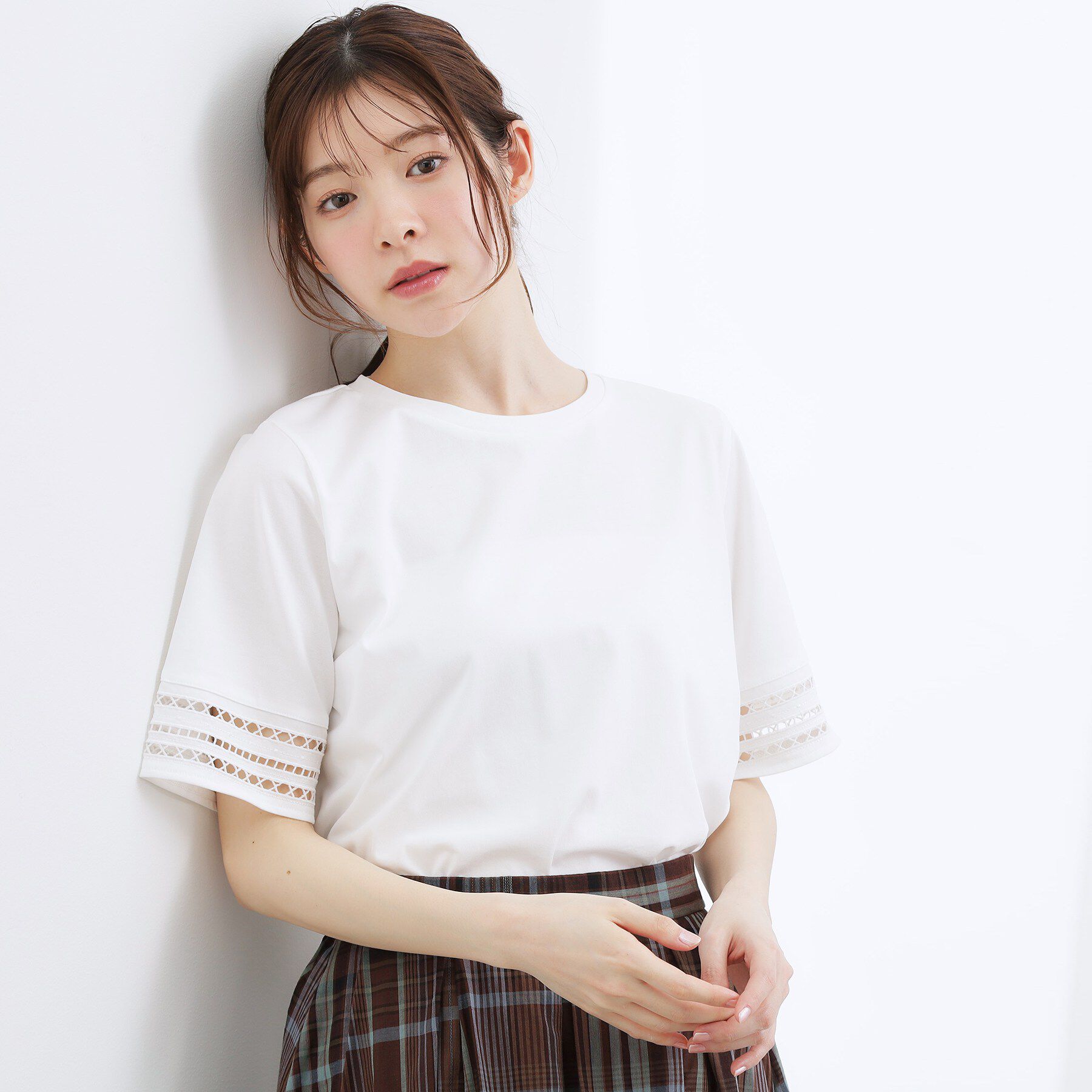 grove「【二の腕カバー/UV・ひんやり】袖口透かし刺繍Tシャツ」|Tシャツ・カットソー|オフホワイト(003