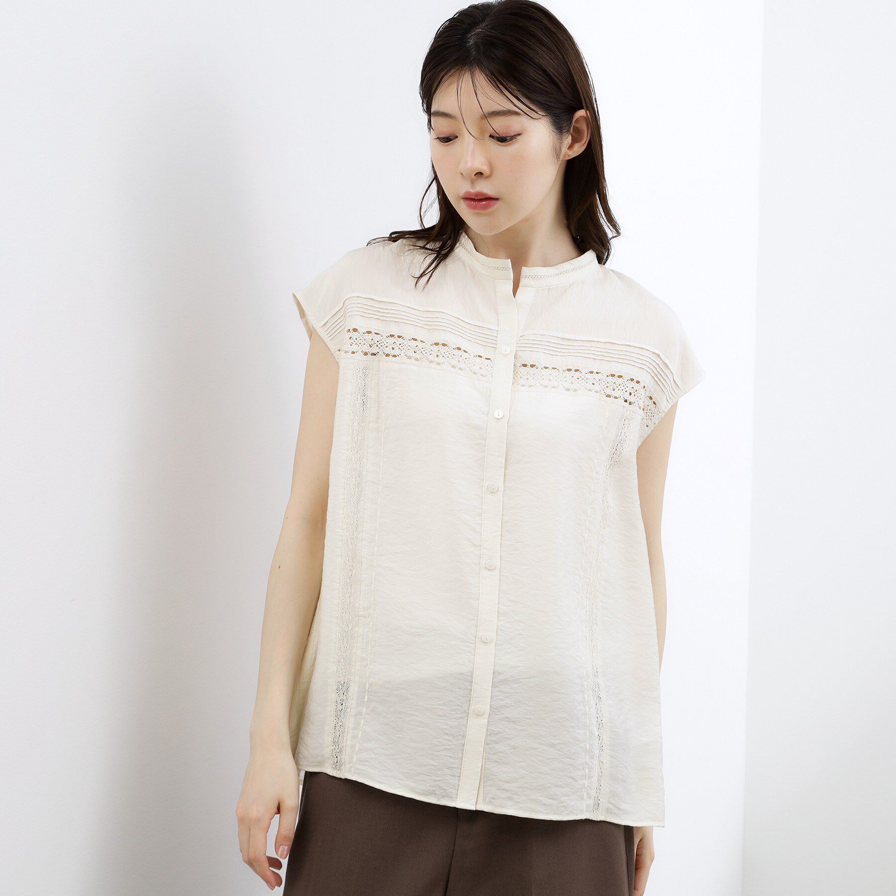 grove「【洗える・ON/OFF使える】繊細レースが引き立つ、フレンチ袖ブラウス」|シャツ・ブラウス|