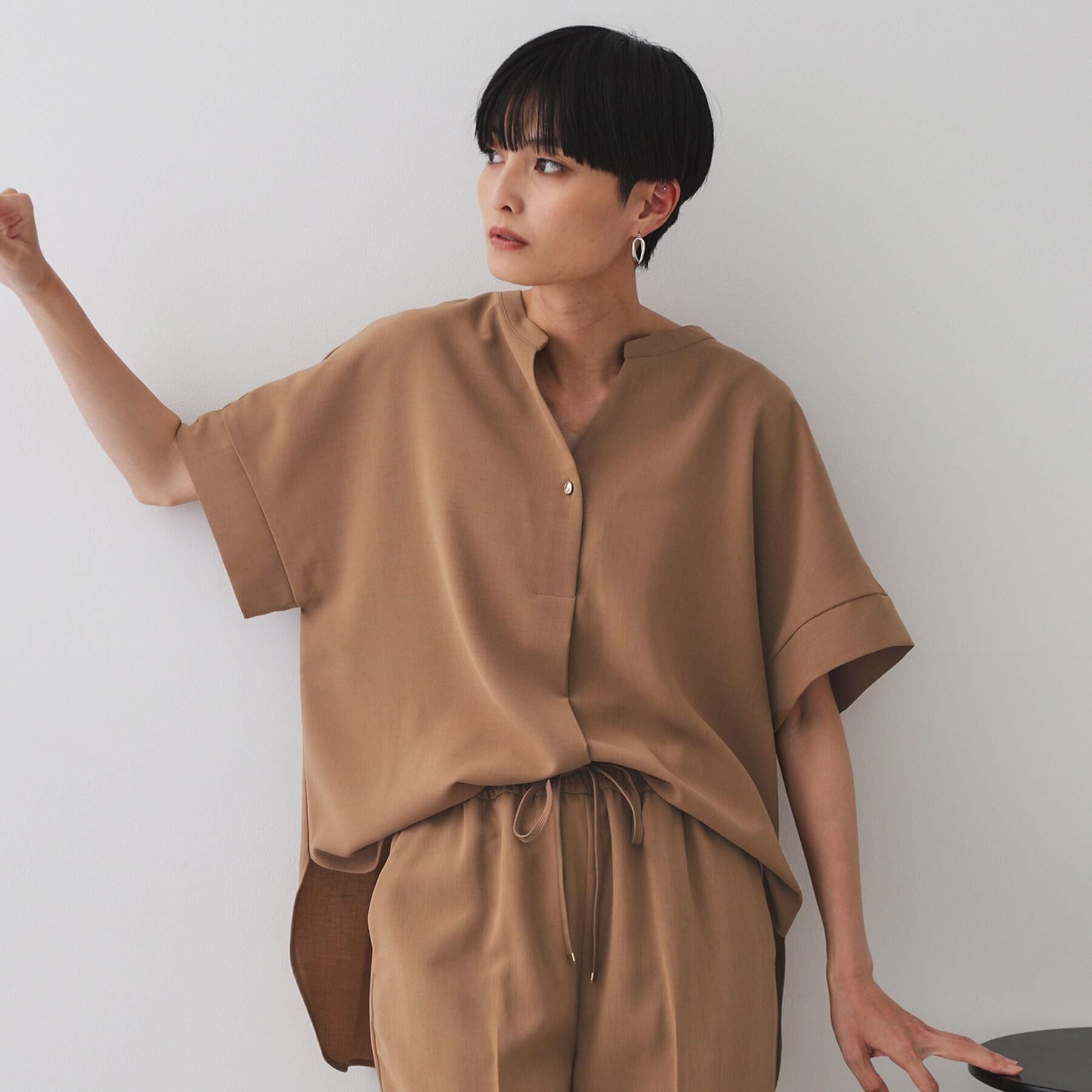 OPAQUE.CLIP「《5色展開／SS-LLサイズ》スキッパー金ボタンブラウス／セットアップ対応【防シワ／ストレッチ／洗濯」|シャツ・ブラウス|