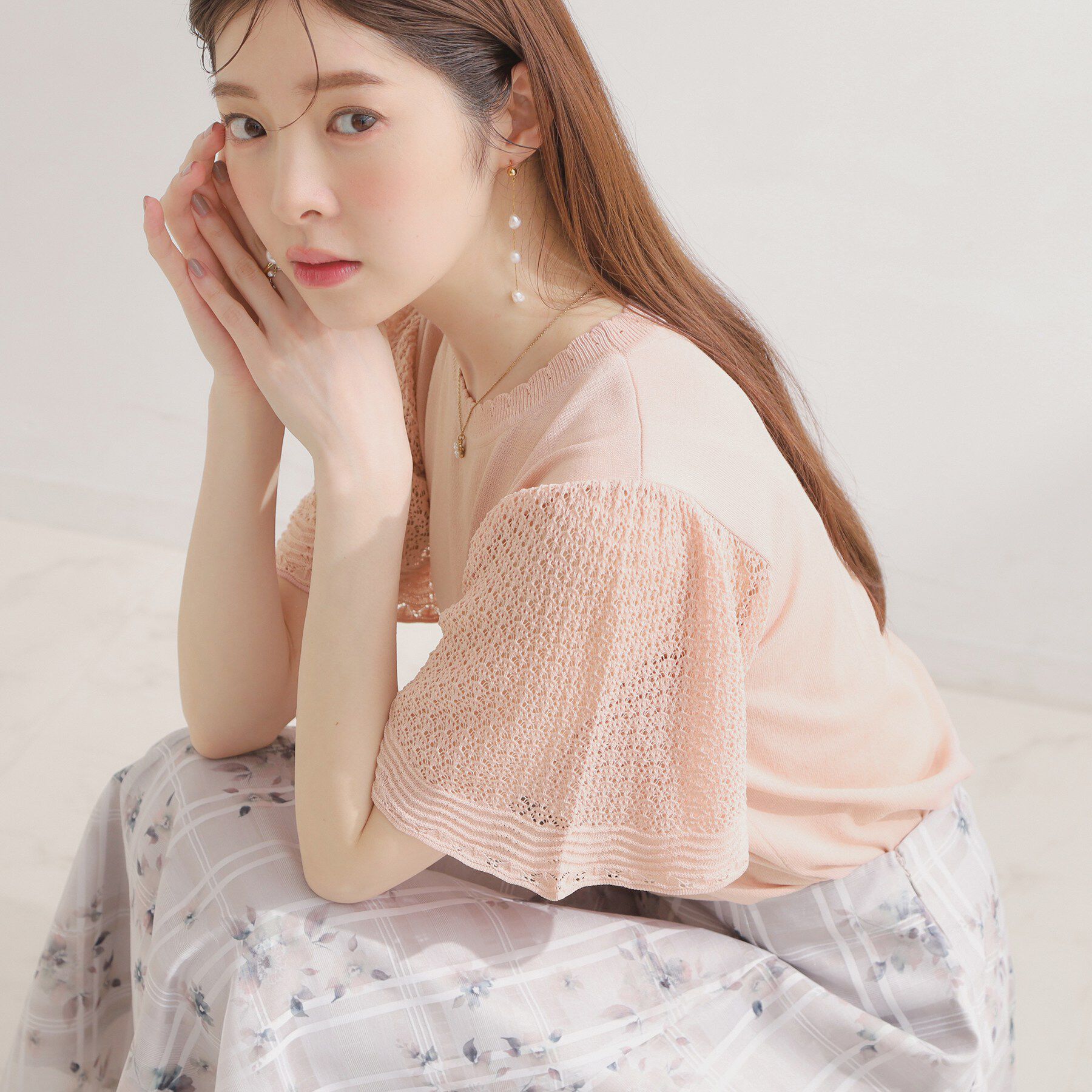 Couture broach「【アンサンブル可・UVカット・アンチピリング】透かしフレアー袖ニット」|ニット・セーター|ピンク(071)