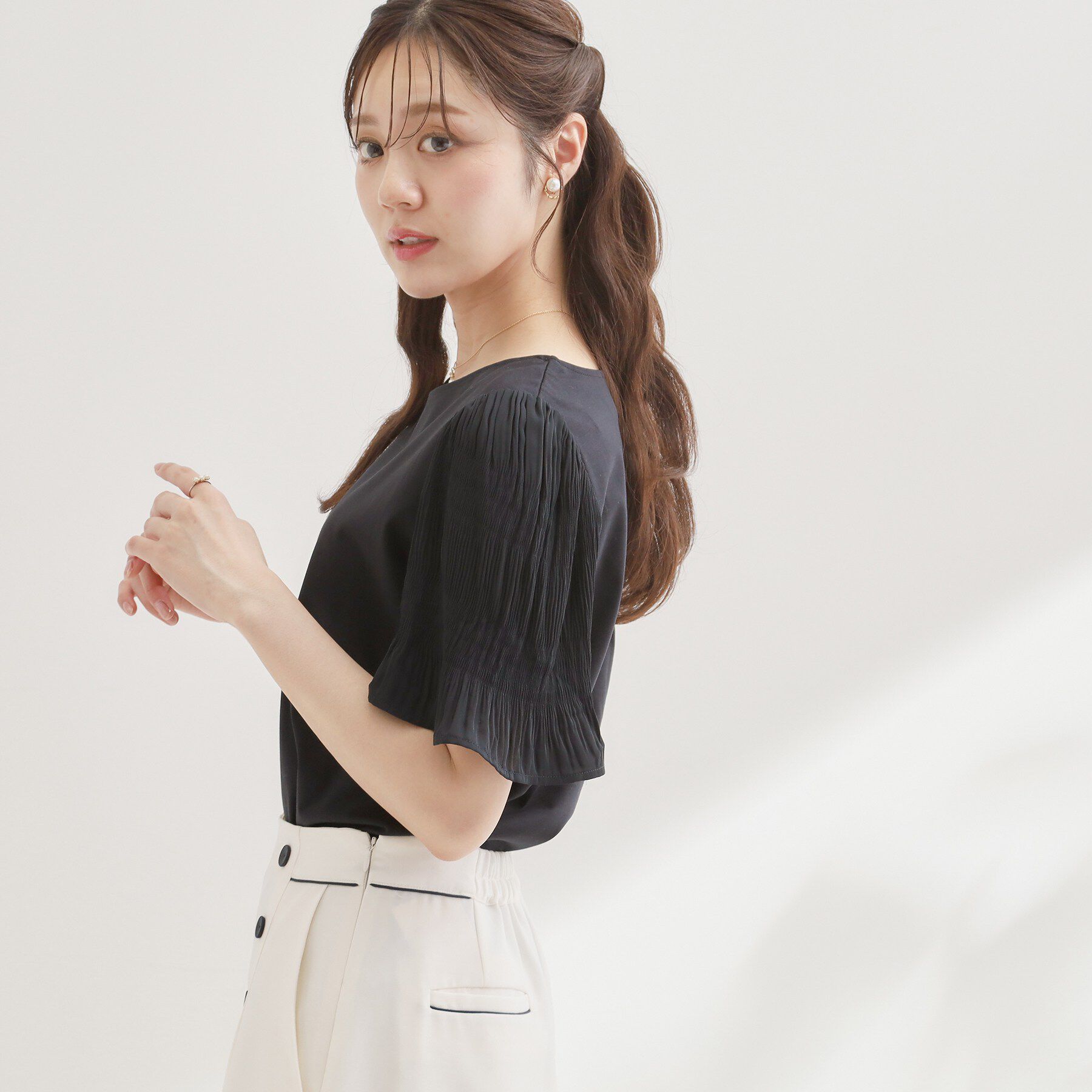 Couture broach「【接触冷感・UVカット・洗える】マジョリカプリーツ スリーブ トップス」|Tシャツ・カットソー|