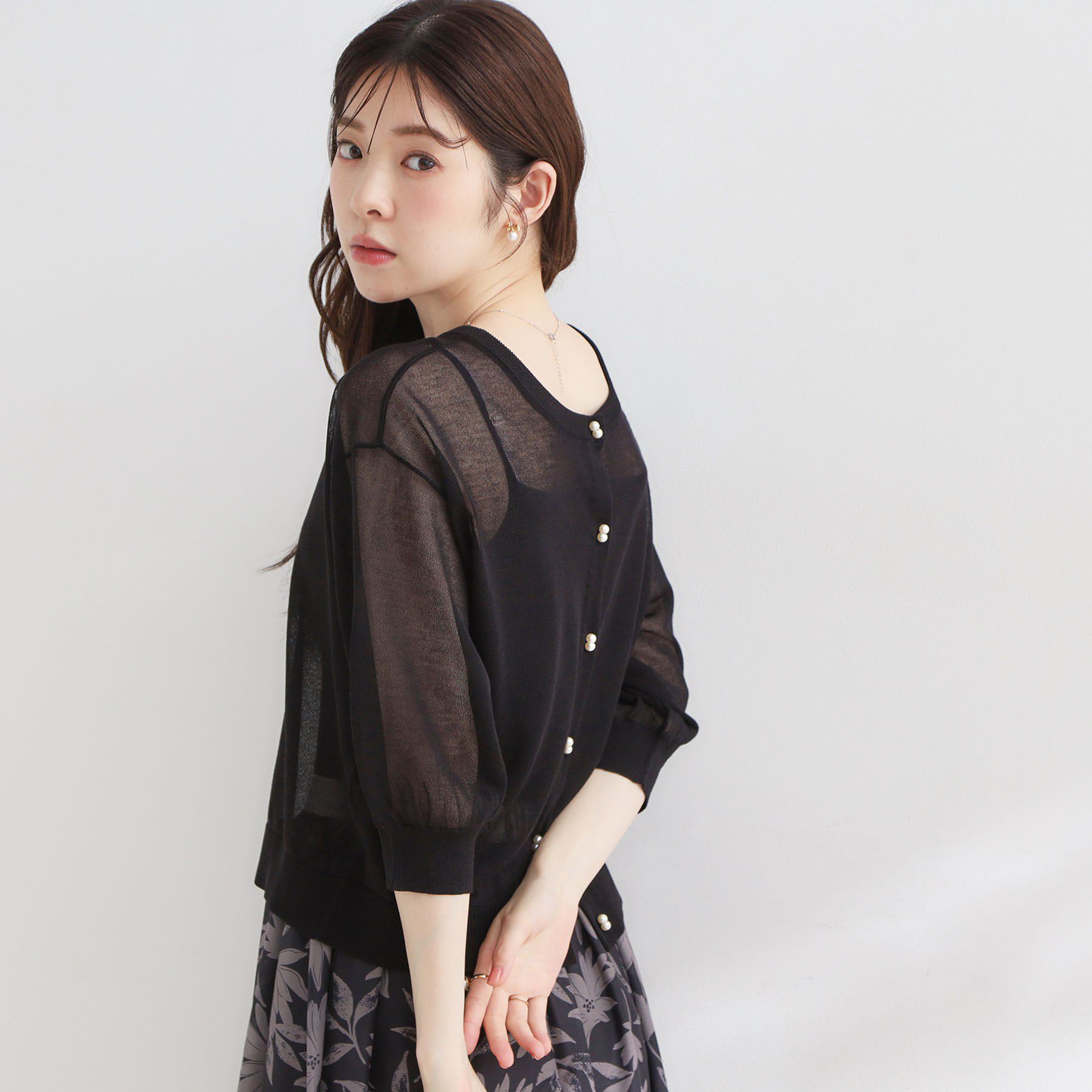 Couture broach「【前後2WAY・洗える】愛され5分袖シアーカーディガン」|カーディガン|ブラック(019)