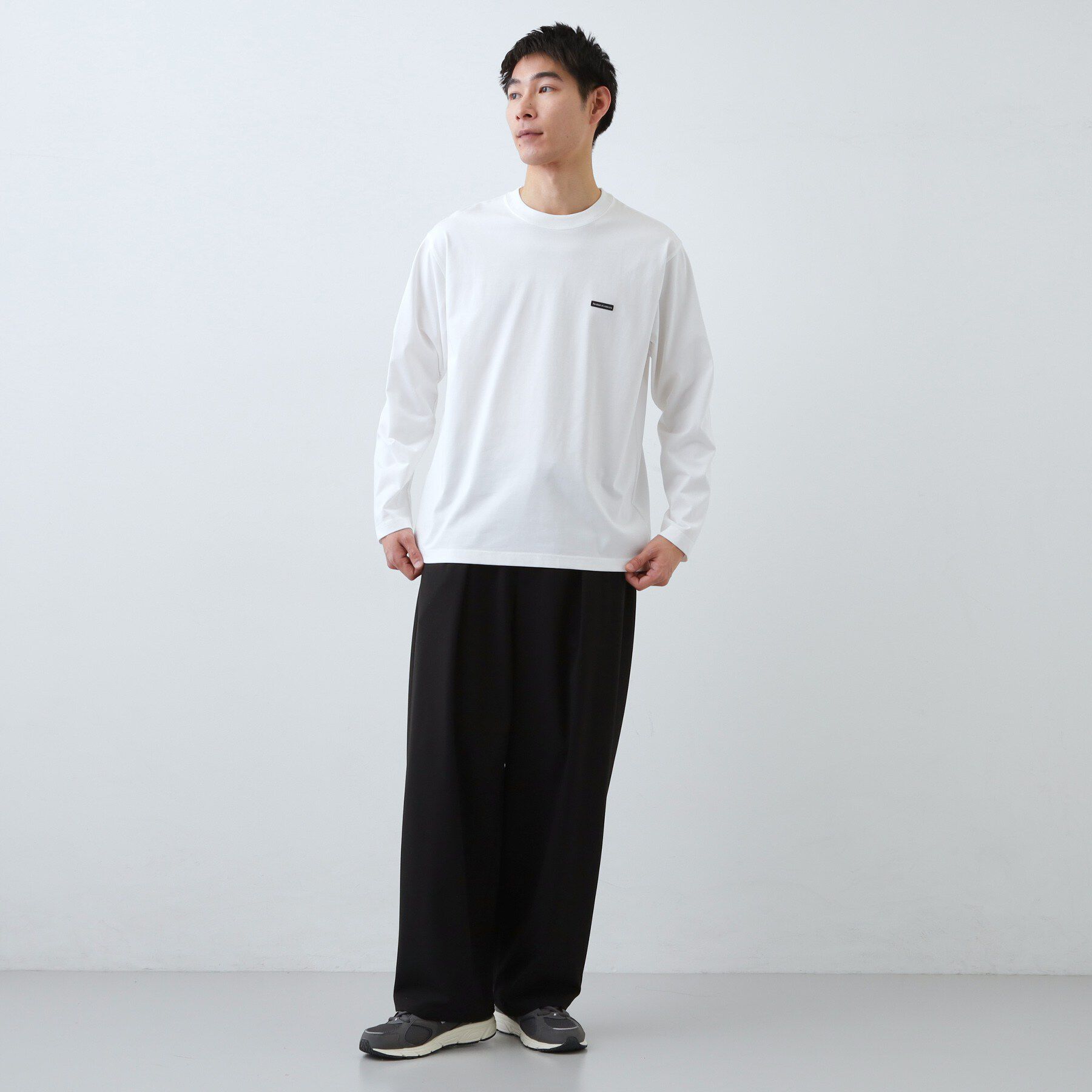 THE SHOP TK「【スタイルを選ばず着られる】ワンポイント 長袖Tシャツ 洗濯機OK/UVカット/毛玉になりにくい」|Tシャツ・カットソー|
