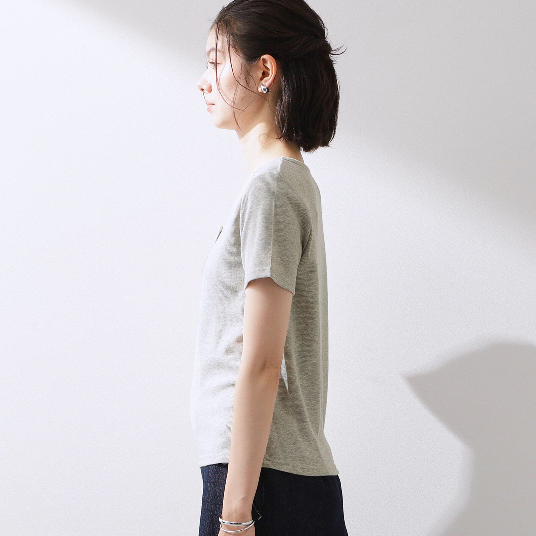 THE SHOP TK「ヘンリーネック ワンポイント刺繍トップス」|Tシャツ・カットソー|