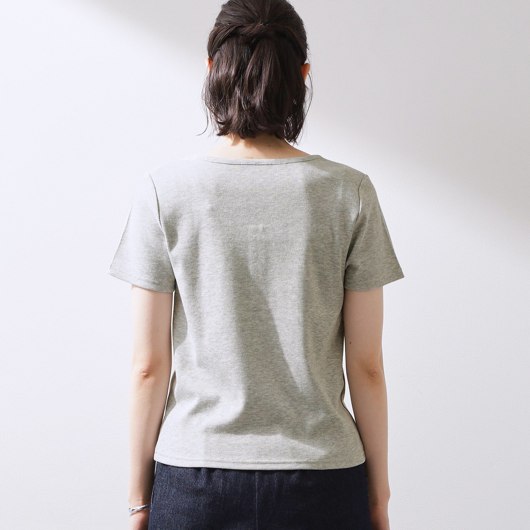 THE SHOP TK「ヘンリーネック ワンポイント刺繍トップス」|Tシャツ・カットソー|