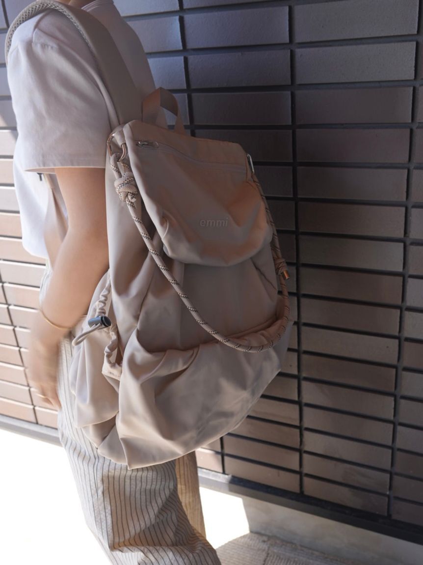 emmi atelier「【ONLINE限定カラーあり】マルチユースバックパック」|リュック|