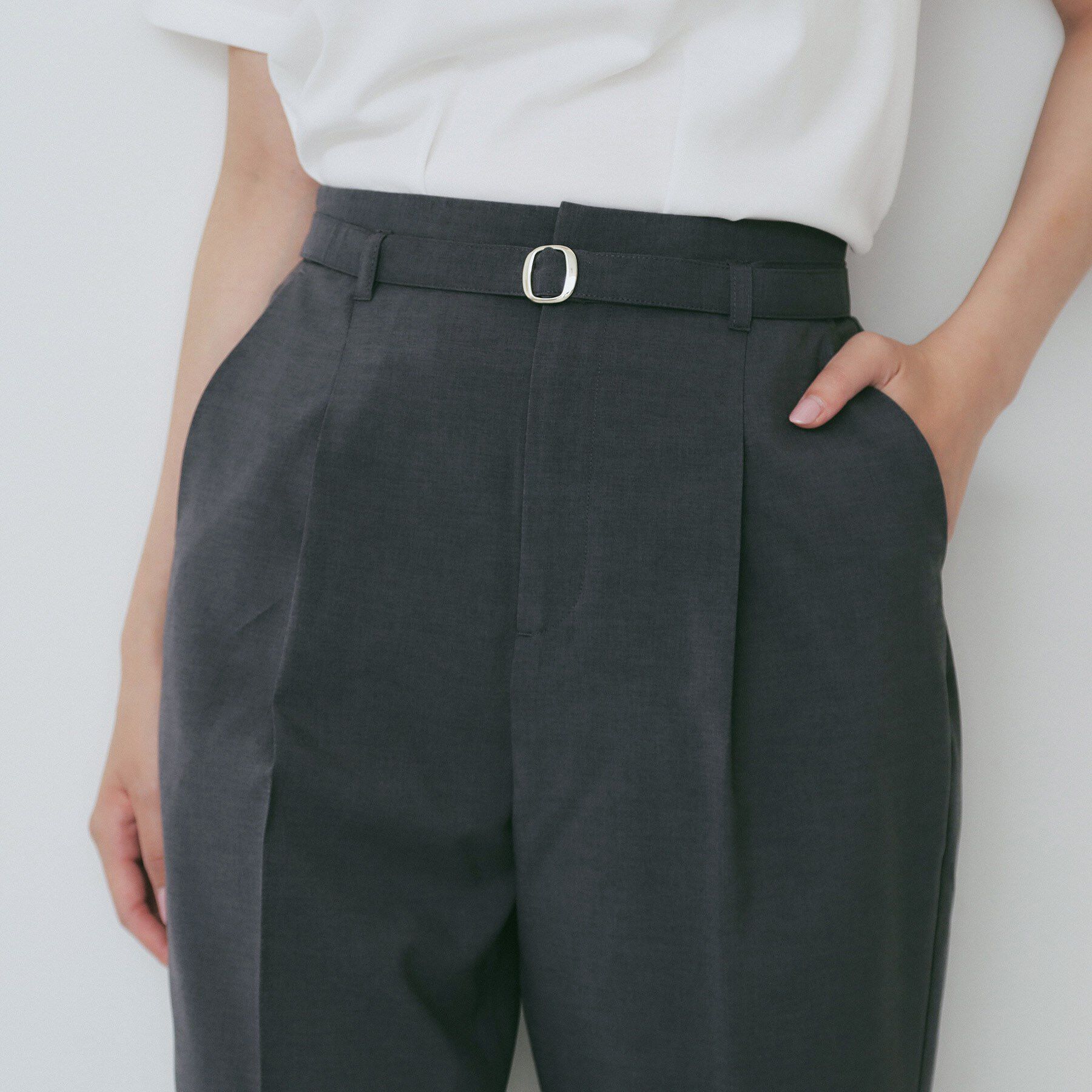 index「ベルト付きストレッチテーパードパンツ／セットアップ可【洗濯機洗い可／吸水速乾／接触冷感】」|その他|