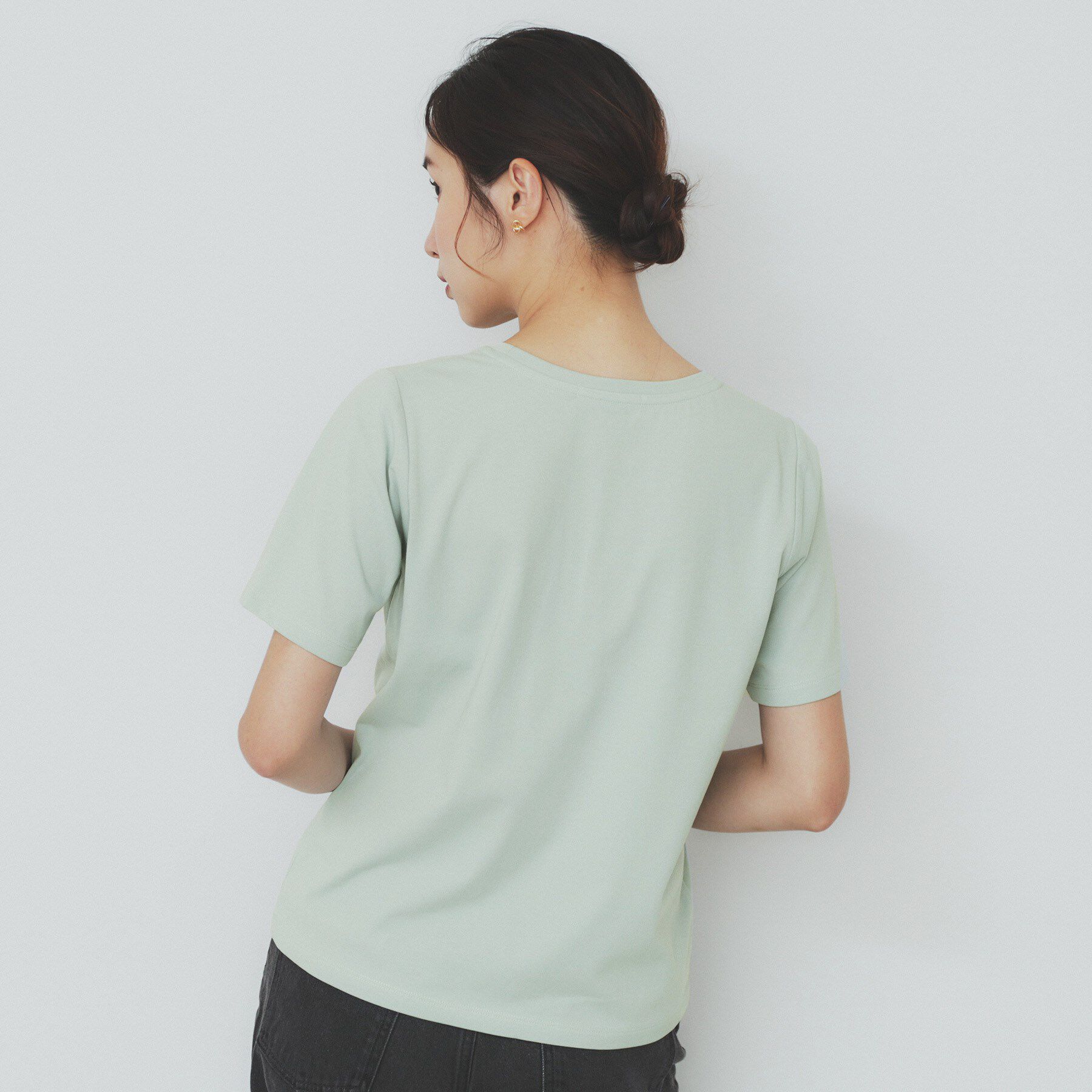 index「スパンコール刺繍ロゴTシャツ【洗濯機洗い可／接触冷感／UVケア】」|Tシャツ・カットソー|