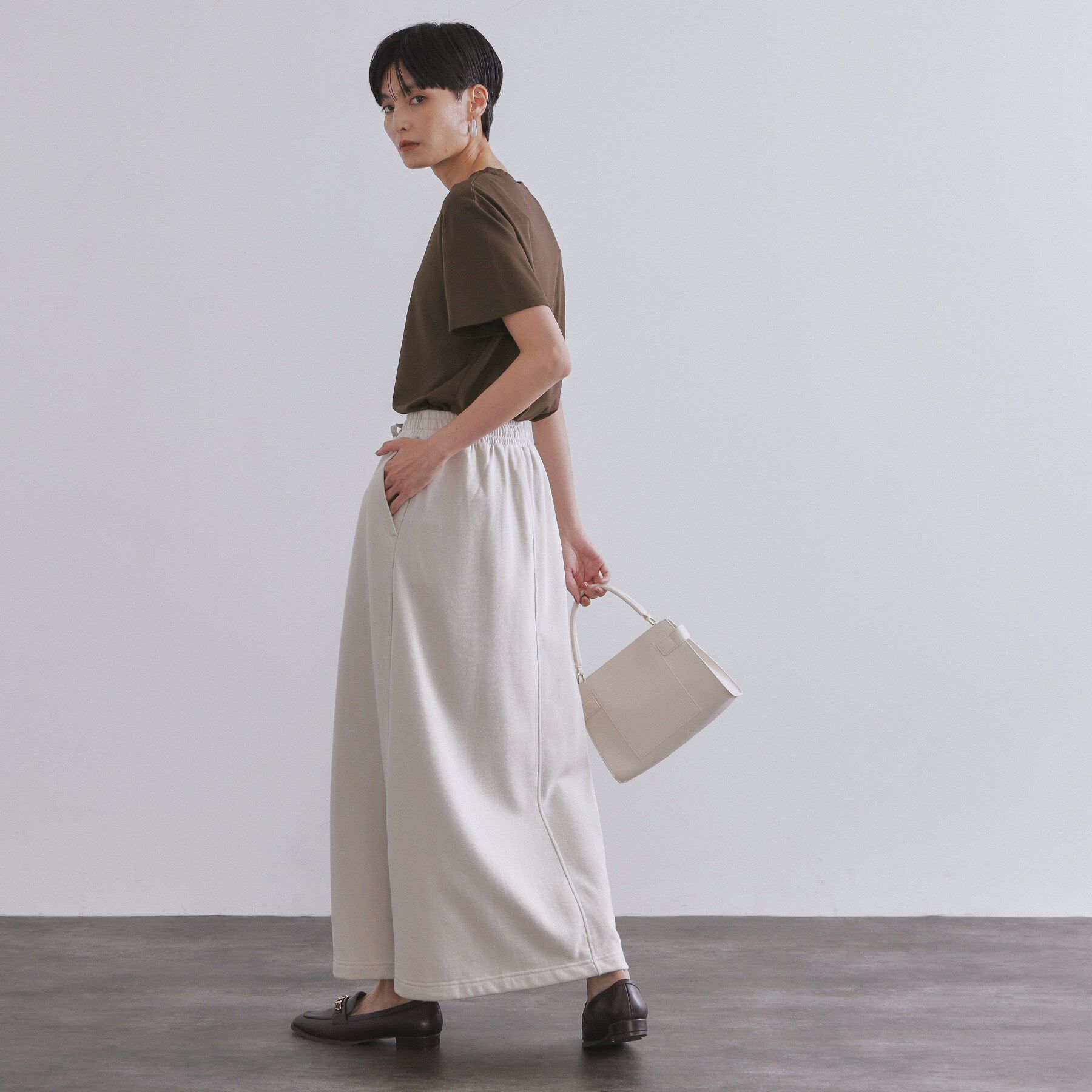 OPAQUE.CLIP「メタリック刺繍ロゴTシャツ【接触冷感／洗濯機洗い可】」|Tシャツ・カットソー|