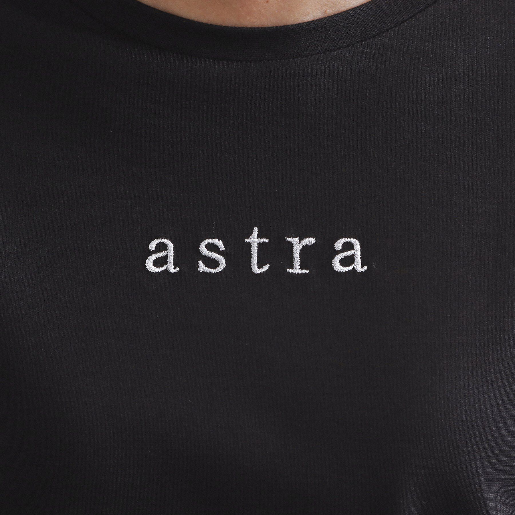 OPAQUE.CLIP「メタリック刺繍ロゴTシャツ【接触冷感／洗濯機洗い可】」|Tシャツ・カットソー|
