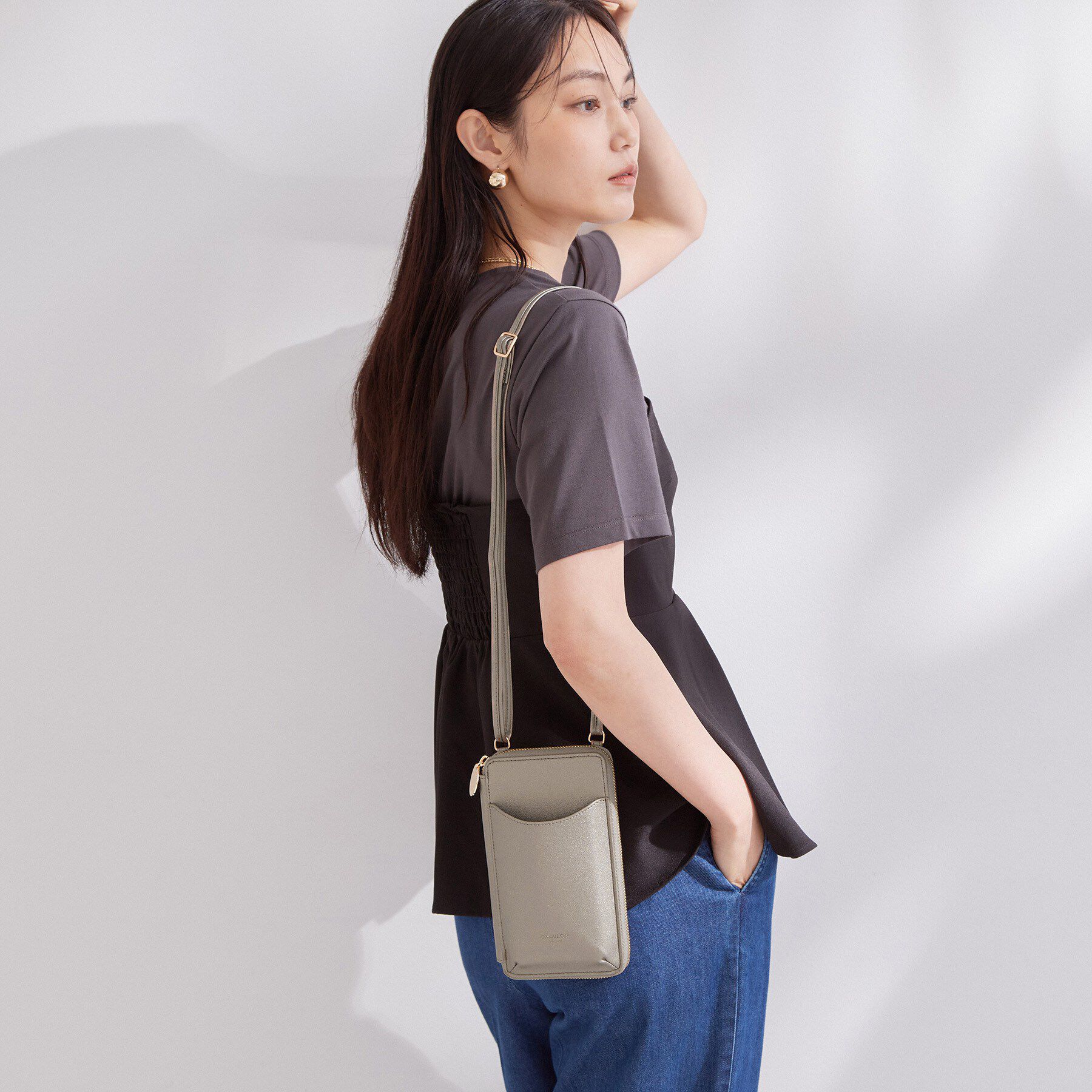 OPAQUE.CLIP「【お財布機能付き】スマホミニショルダーバッグ」|ショルダー・メッセンジャー|ブロンズ(008)