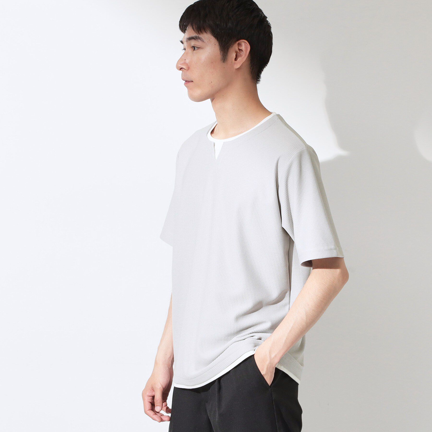 THE SHOP TK「【一枚でコーディネートが完成！】レイヤード風 キーネック 半袖Tシャツ 洗濯機OK」|Tシャツ・カットソー|