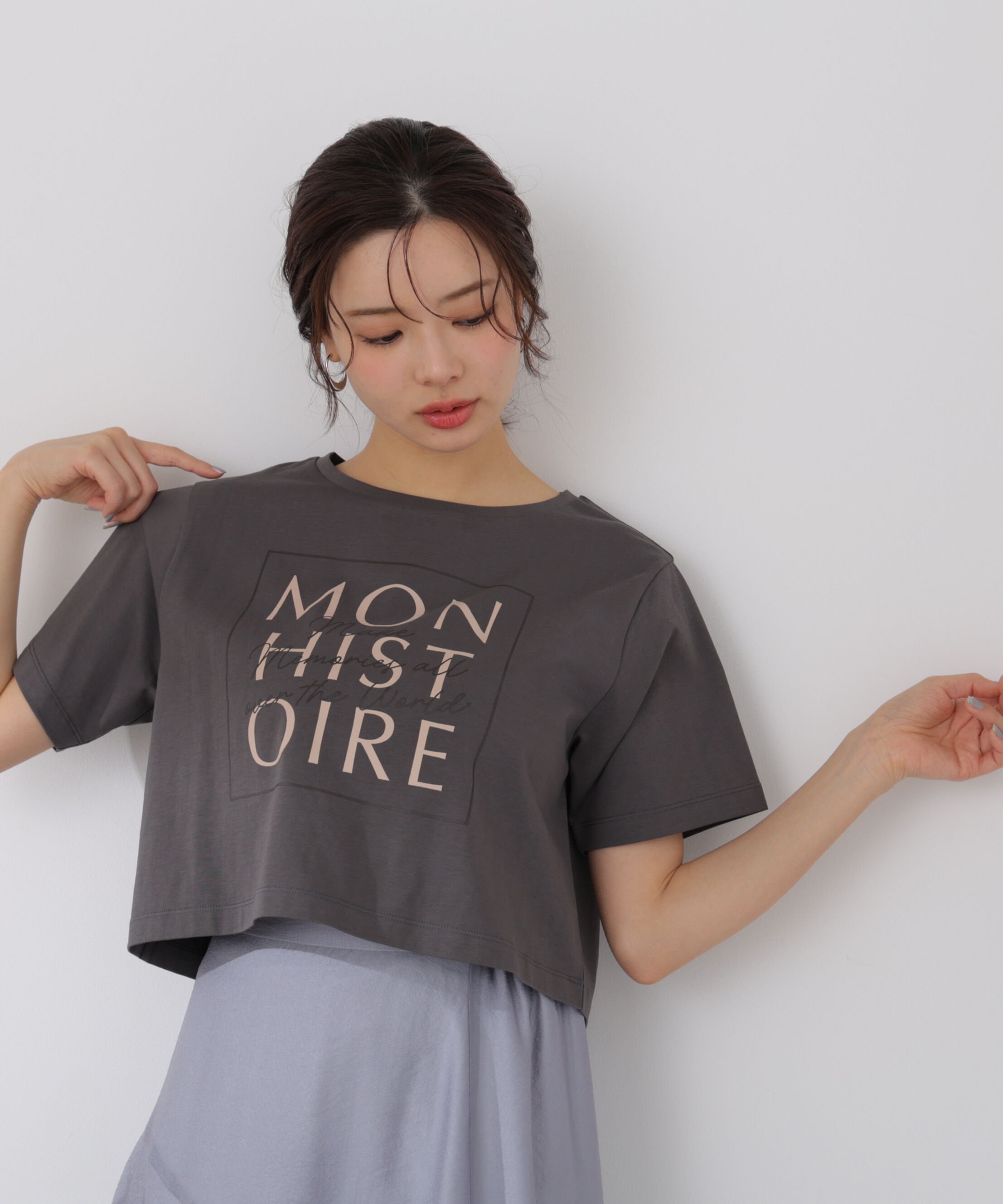 PROPORTION BODY DRESSING「短丈ロゴTシャツ」|Tシャツ・カットソー|チャコール2