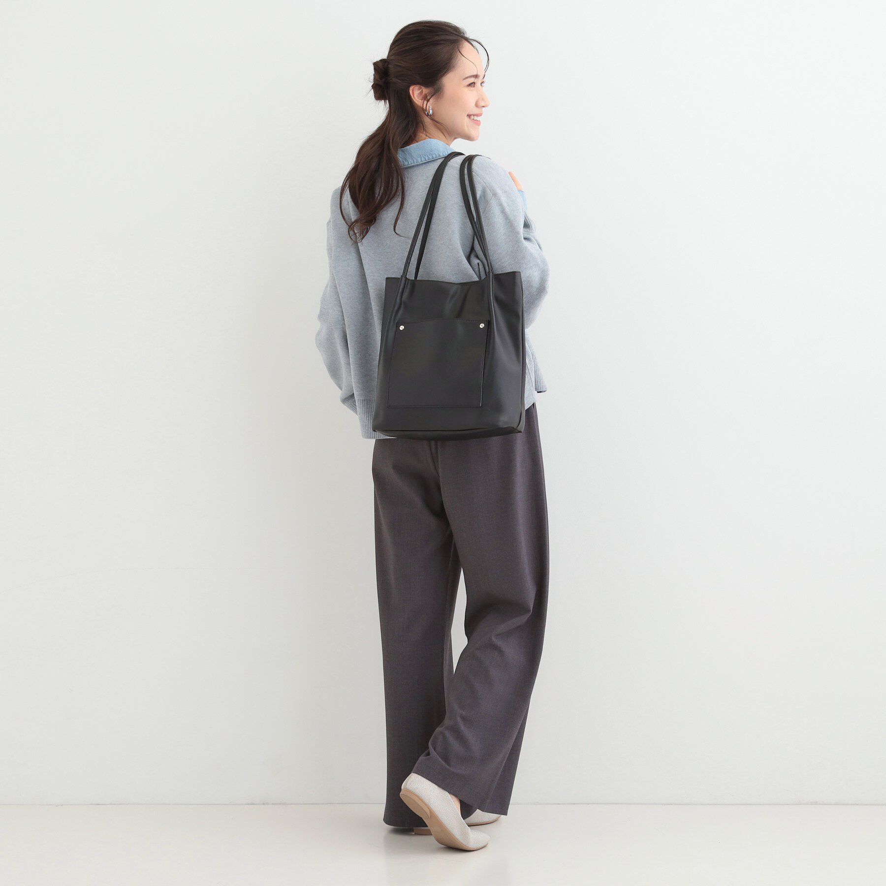 SHOO･LA･RUE「【A4/軽量】多ポケットでらくらく収納 つまみハンドルトートバッグ」|トートバッグ|