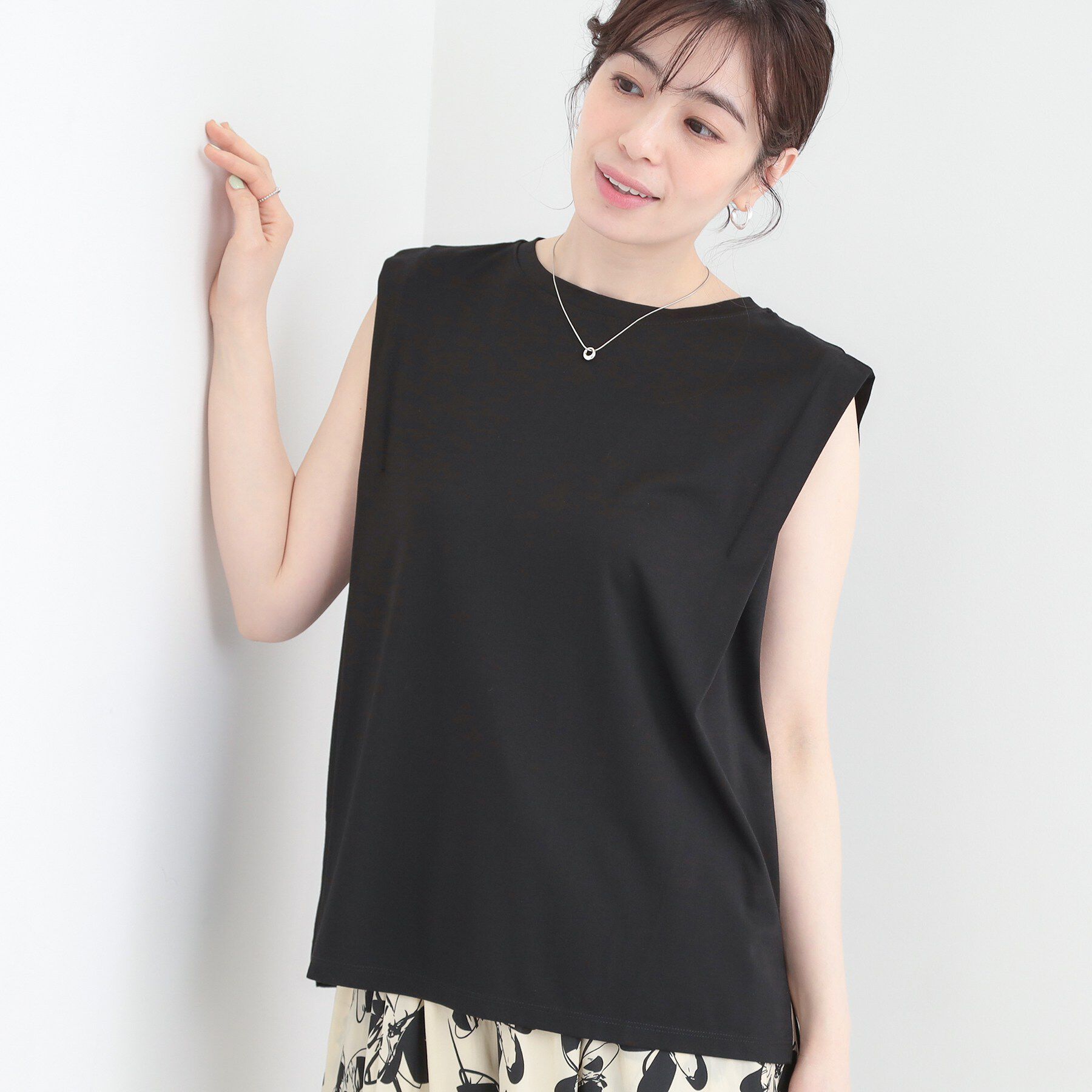 SHOO･LA･RUE「【UVカット/接触冷感】上品に涼し気 とろみタックノースリーブトップス」|Tシャツ・カットソー|ブラック(019)