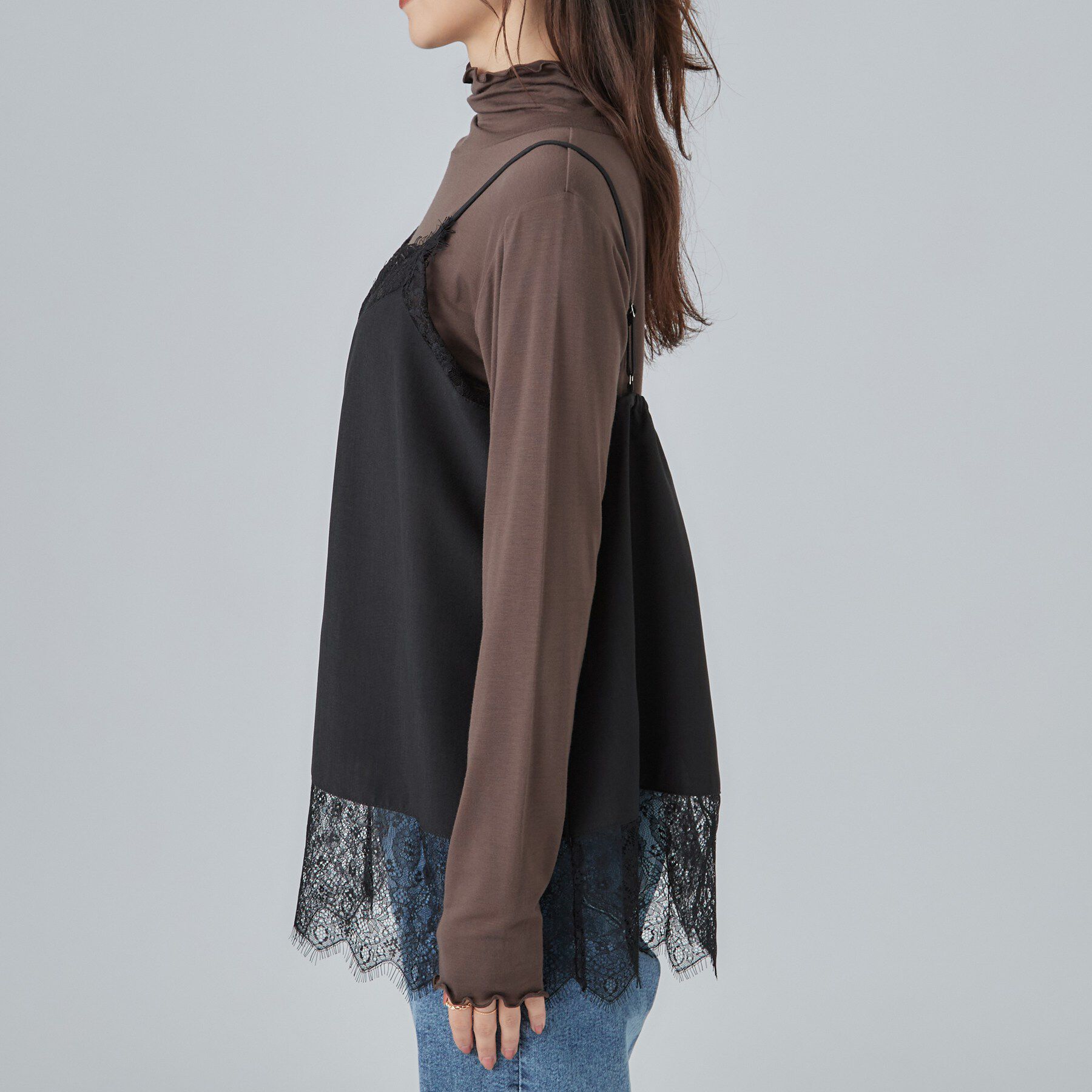 SHOO･LA･RUE「【洗濯機可/S-LL】体型カバーしながらこなれ見え。レース付きキャミソール」|Tシャツ・カットソー|