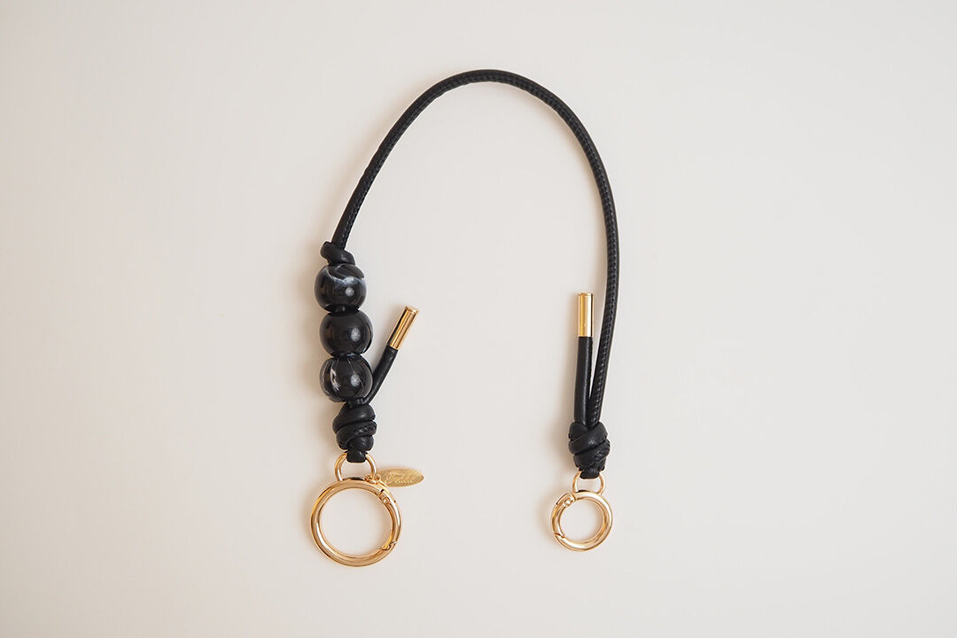  「FEDELE フェイクレザービーズストラップ S」|ストラップ|