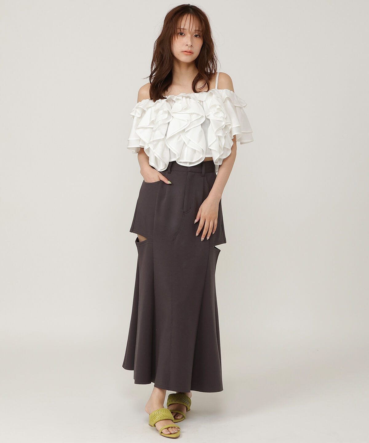 アンドクチュール「ラッフルフリルオフショルブラウス」|シャツ・ブラウス|