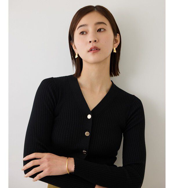 ROPE「【J'aDoRe・一部店舗限定サイズ】ワイドリブ金ボタンVネックカーディガン」|ニット・セーター|ブラック(01)