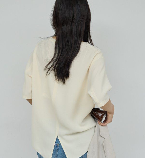  「【着易さ&times;きちんと見え】バックスリットハーフスリーブブラウス」|シャツ・ブラウス|