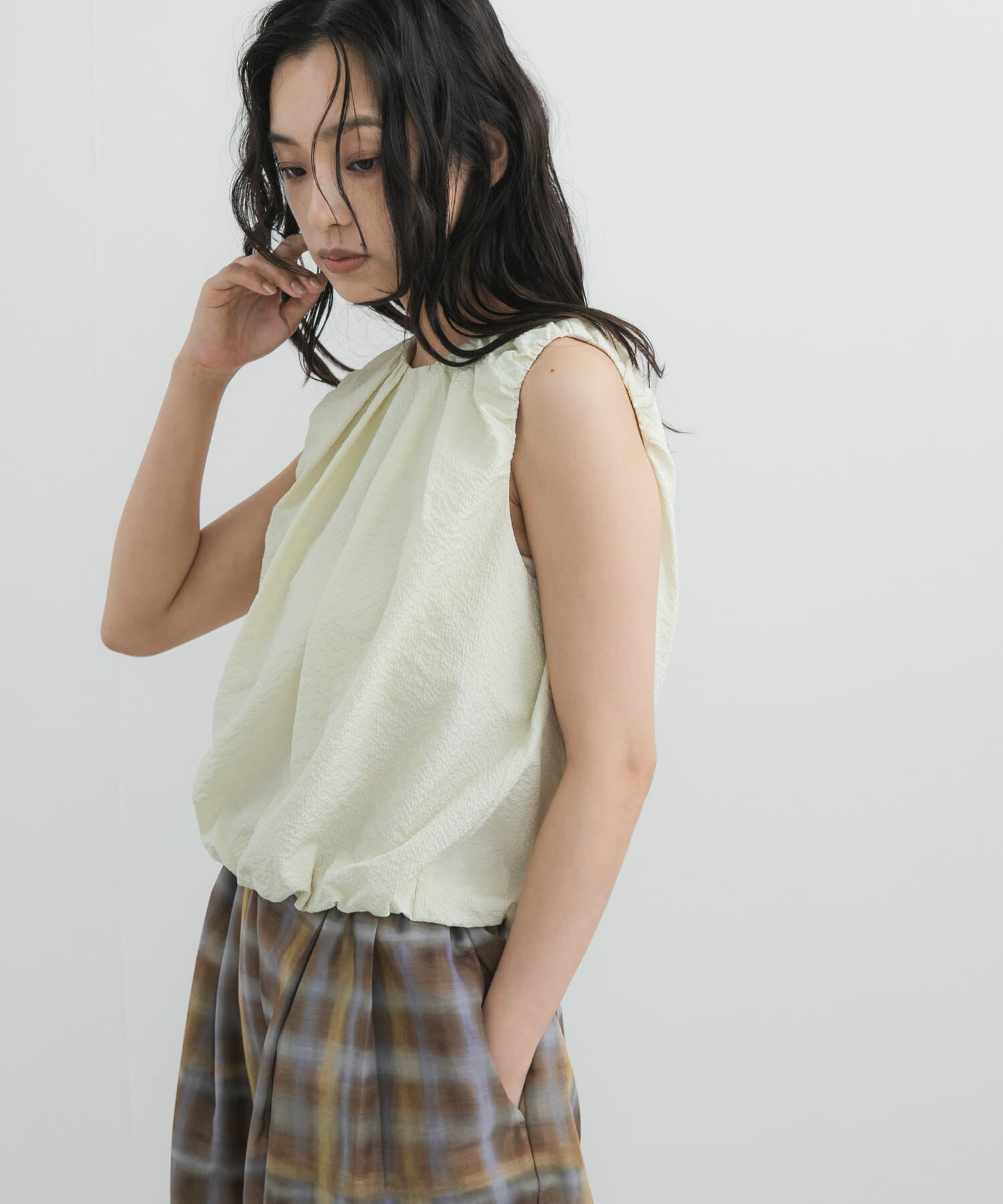  「『WEB限定』ギャザーディティールボリュームトップス」|シャツ・ブラウス|
