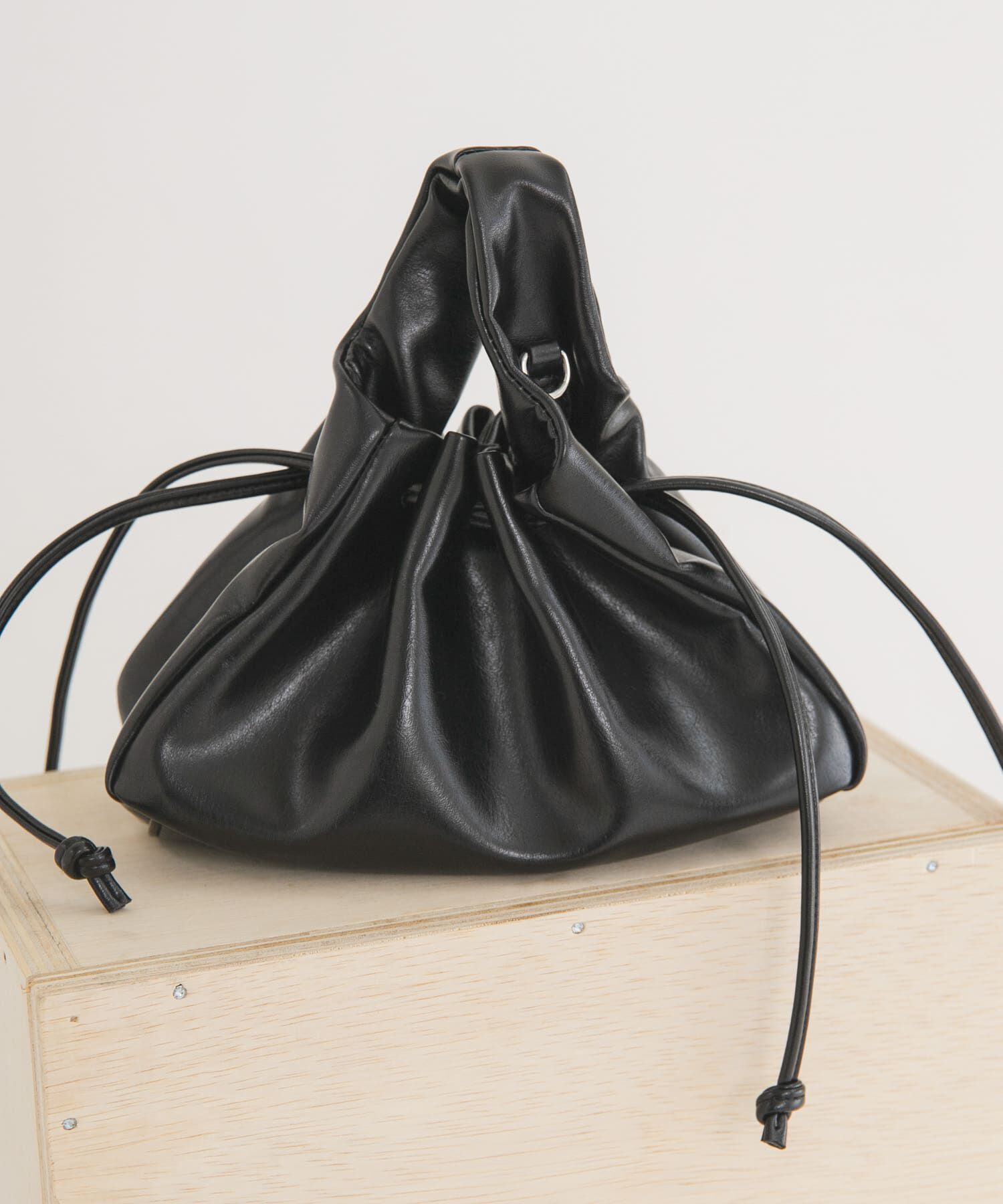  「巾着ワンハンドルミニBAG」|ハンドバッグ|ブラック