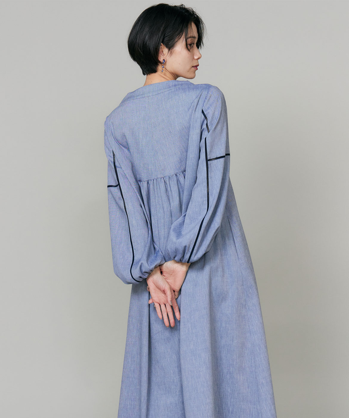 INED「Vネックシャンブレーワンピース」|ワンピース|
