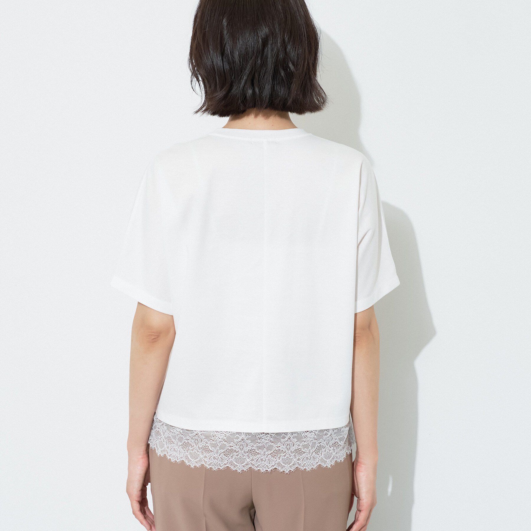 INDIVI「【汗ジミ防止／接触冷感】裾レースドルマンTシャツ」|Tシャツ・カットソー|