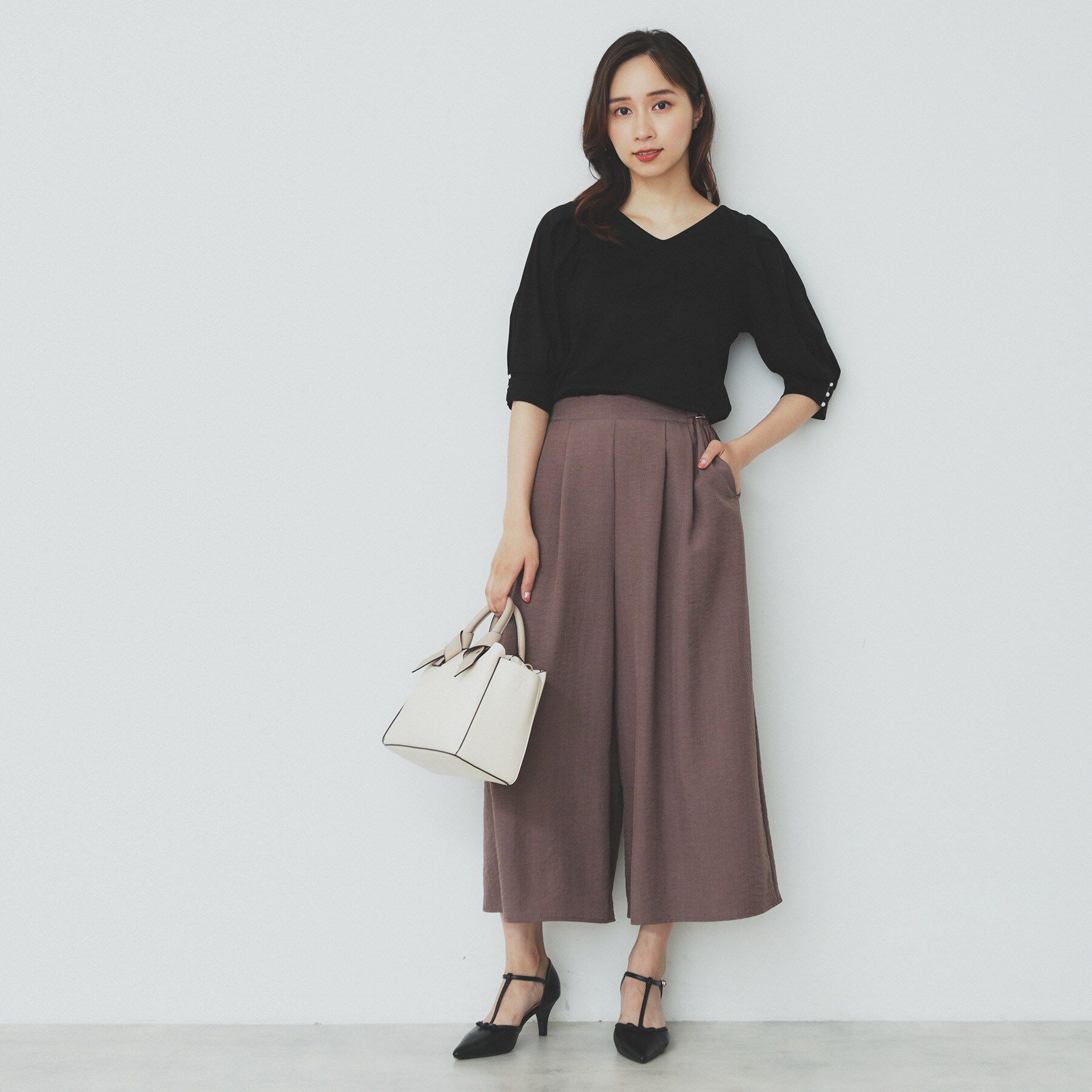 index「《5色展開》Vネックタックパフスリーブトップス【洗濯機洗い可／UVケア／接触冷感】」|Tシャツ・カットソー|