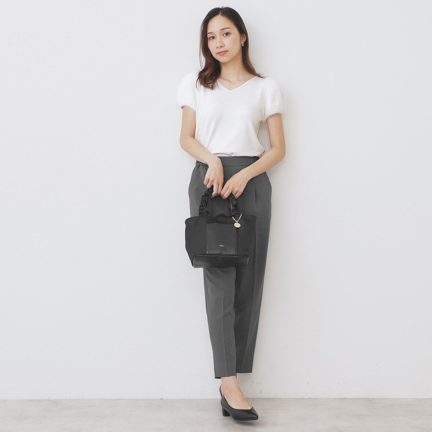 index「《6色展開》フェザーパフスリーブVネックニット【洗濯機洗い可】」|ニット・セーター|