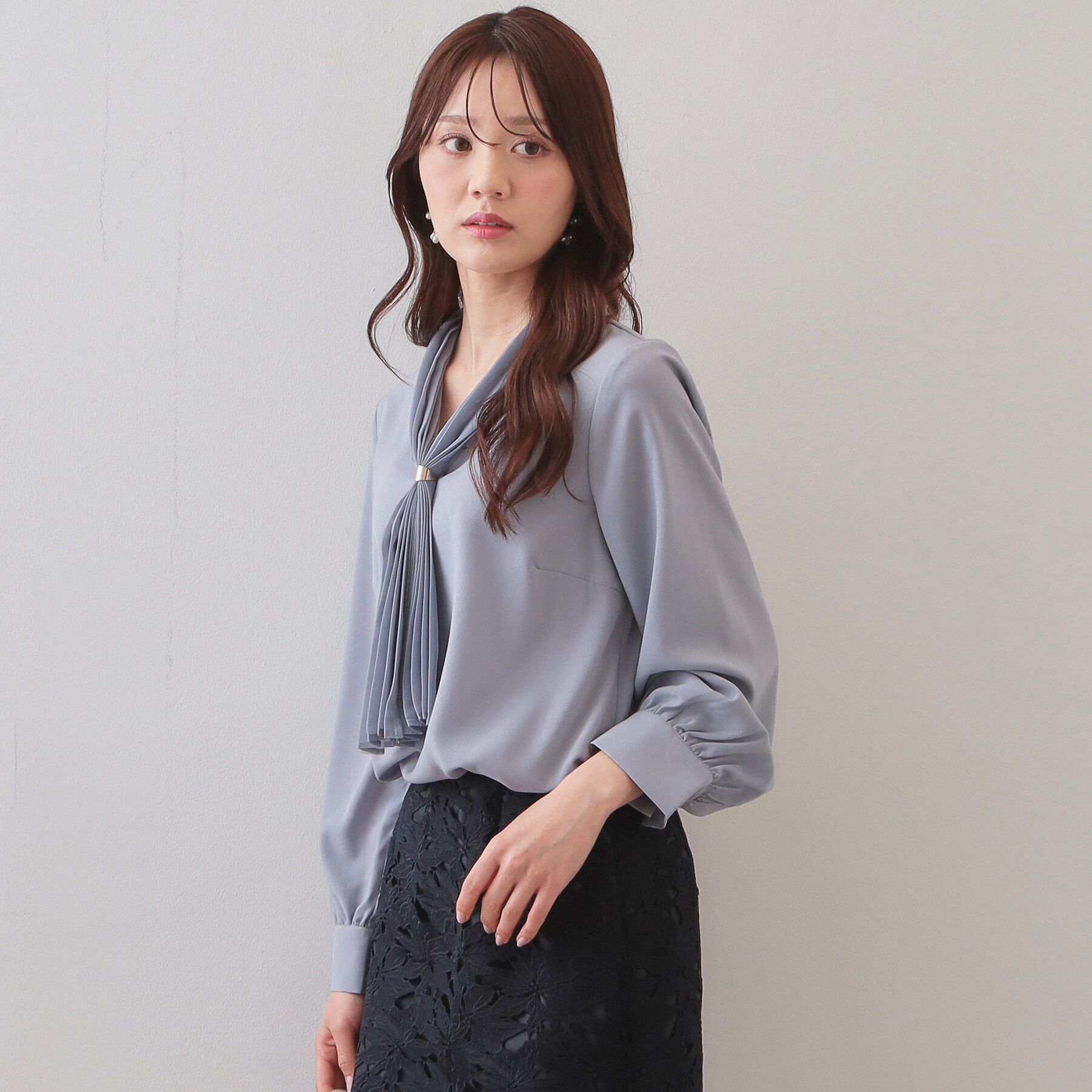 index「プリーツボウタイジョーゼットブラウス【洗濯機OK／イージーアイロン／防シワ】」|シャツ・ブラウス|