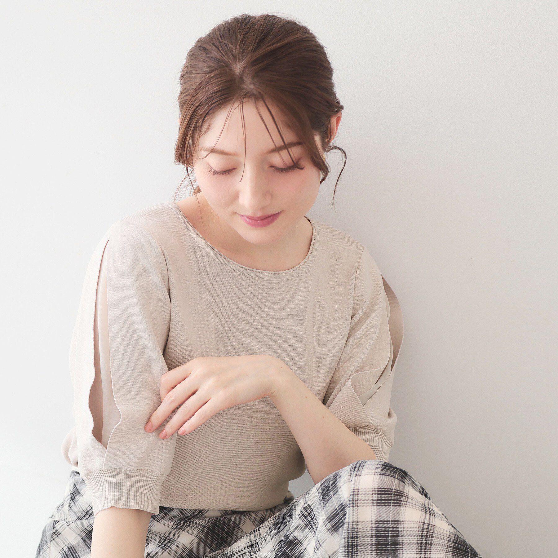 index「【接触冷感／UVケア】クールタッチラップスリーブニット《洗濯機OK／XS～3L／9col》」|ニット・セーター|グレージュ(050)