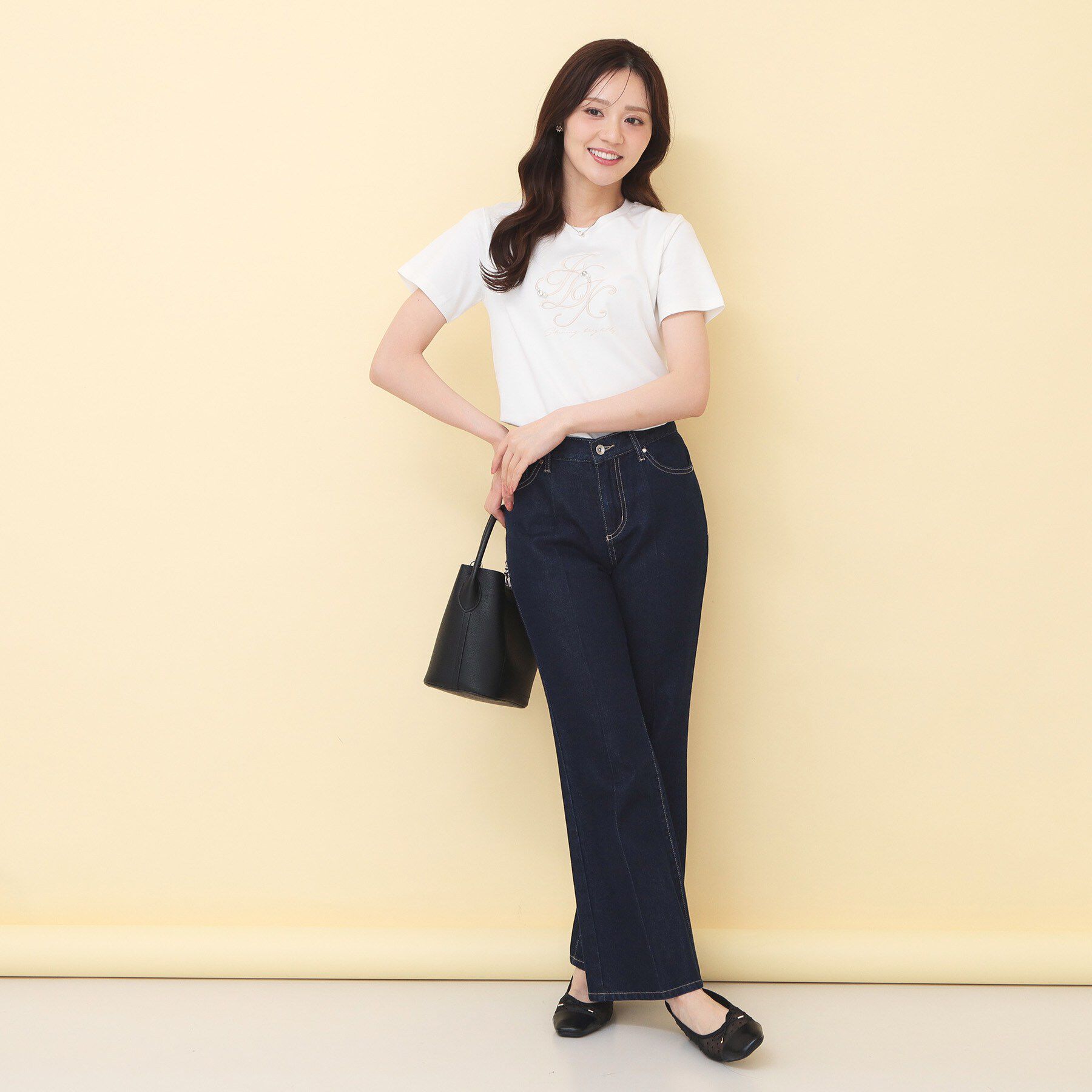 index「【接触冷感】ビッグロゴ刺繍ビジュー付きTシャツ《洗濯機OK／UVケア》」|Tシャツ・カットソー|